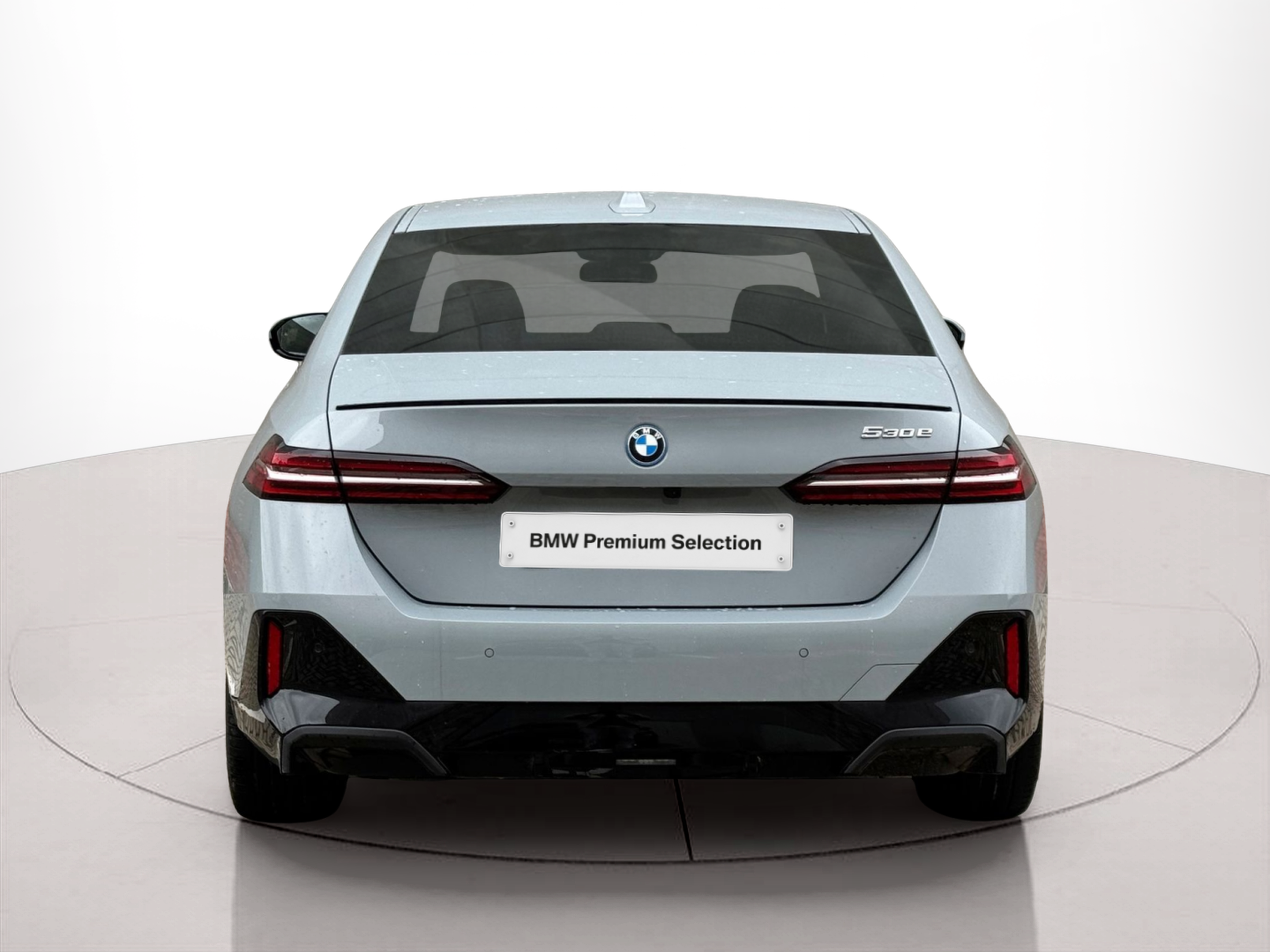 BMW Série 5 530e Berlina color Gris. Año 2024. 220KW(299CV). Elétrico / Gasolina Híbrido. En concesionario BMcar Guimarães de Guimarães