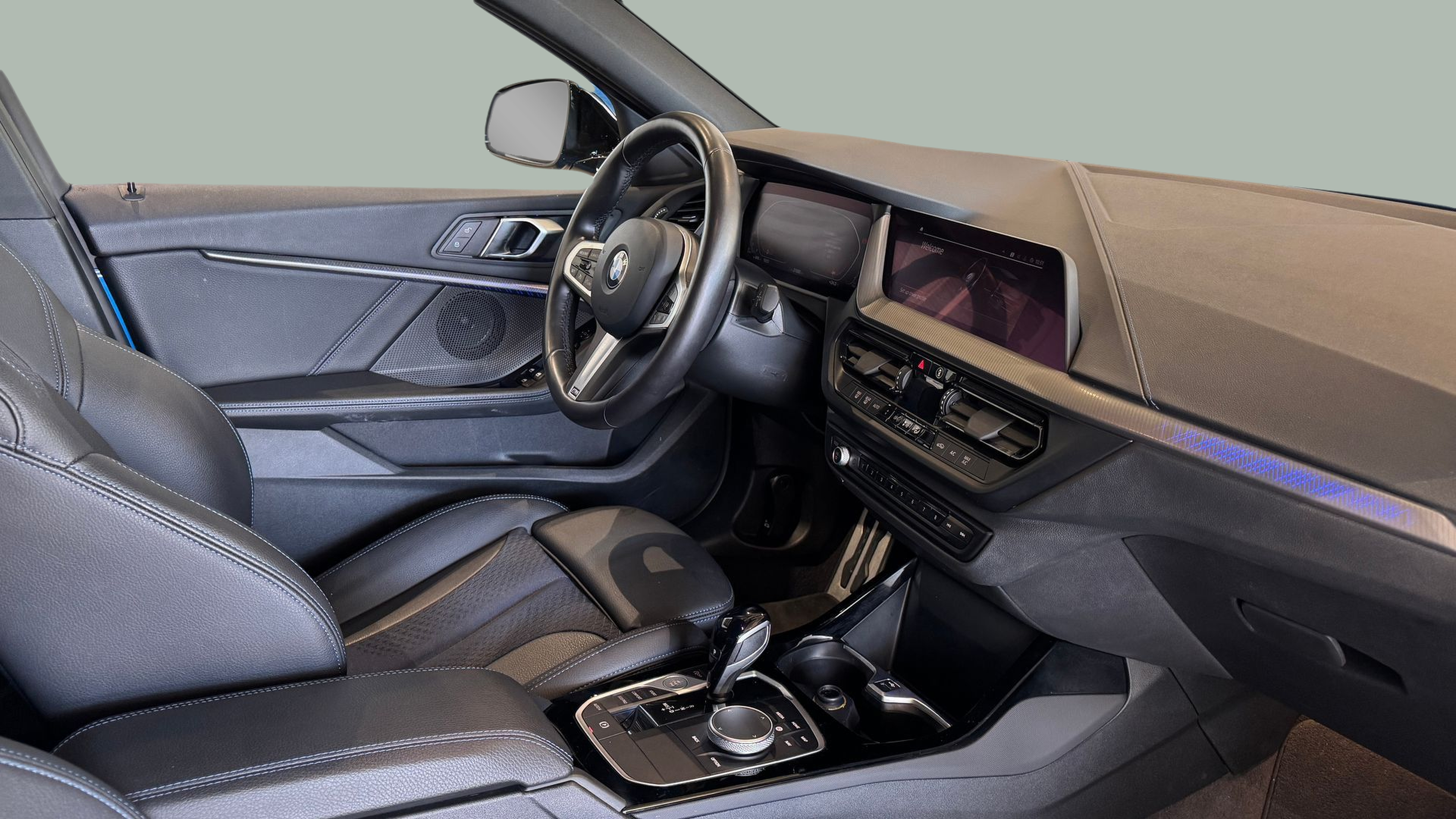 BMW Série 1 116d color Azul. Año 2024. 85KW(116CV). Diesel. En concesionario BMcar Famalicão de Vila Nova de Famalicão