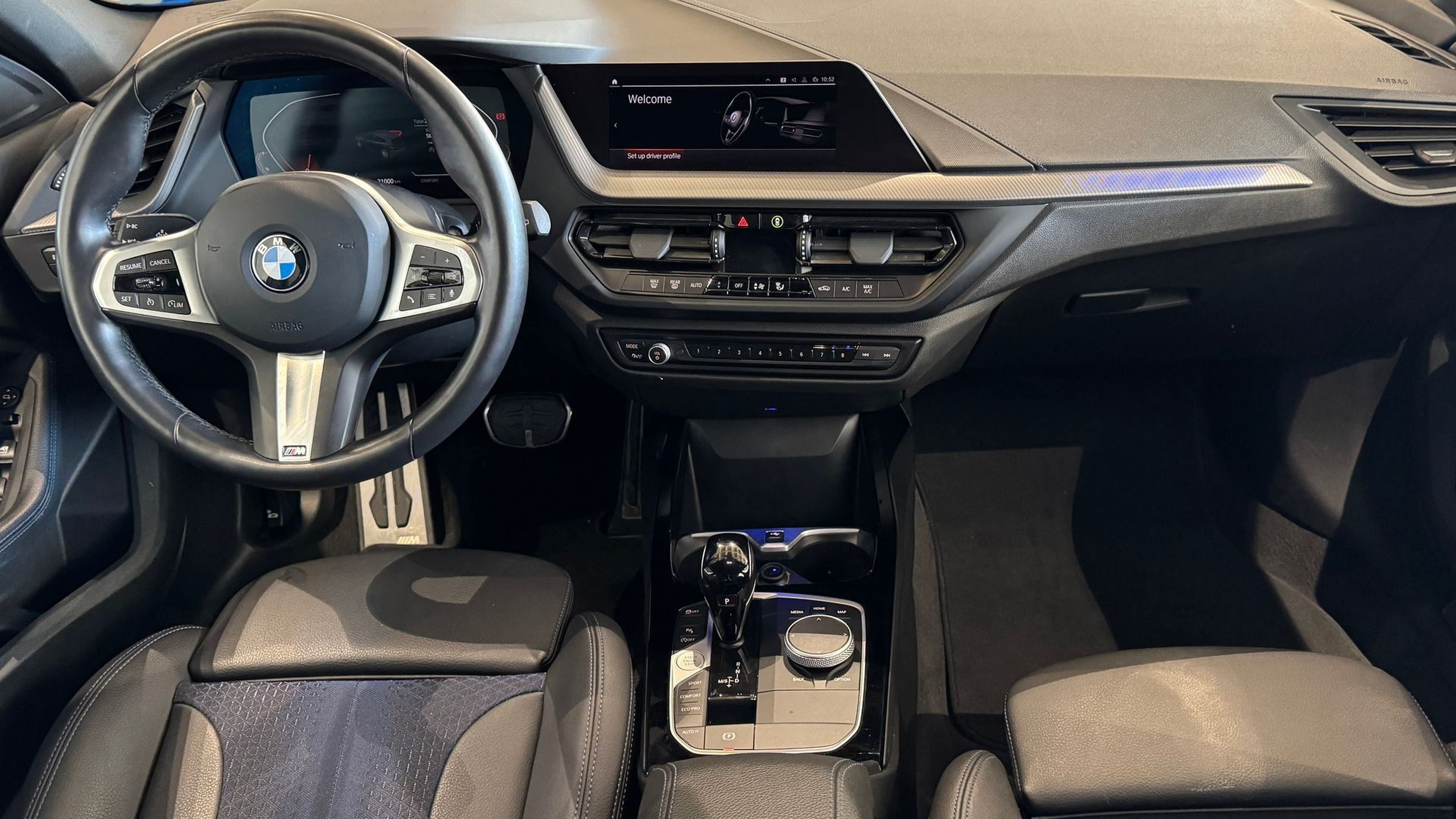 BMW Série 1 116d color Azul. Año 2024. 85KW(116CV). Diesel. En concesionario BMcar Famalicão de Vila Nova de Famalicão