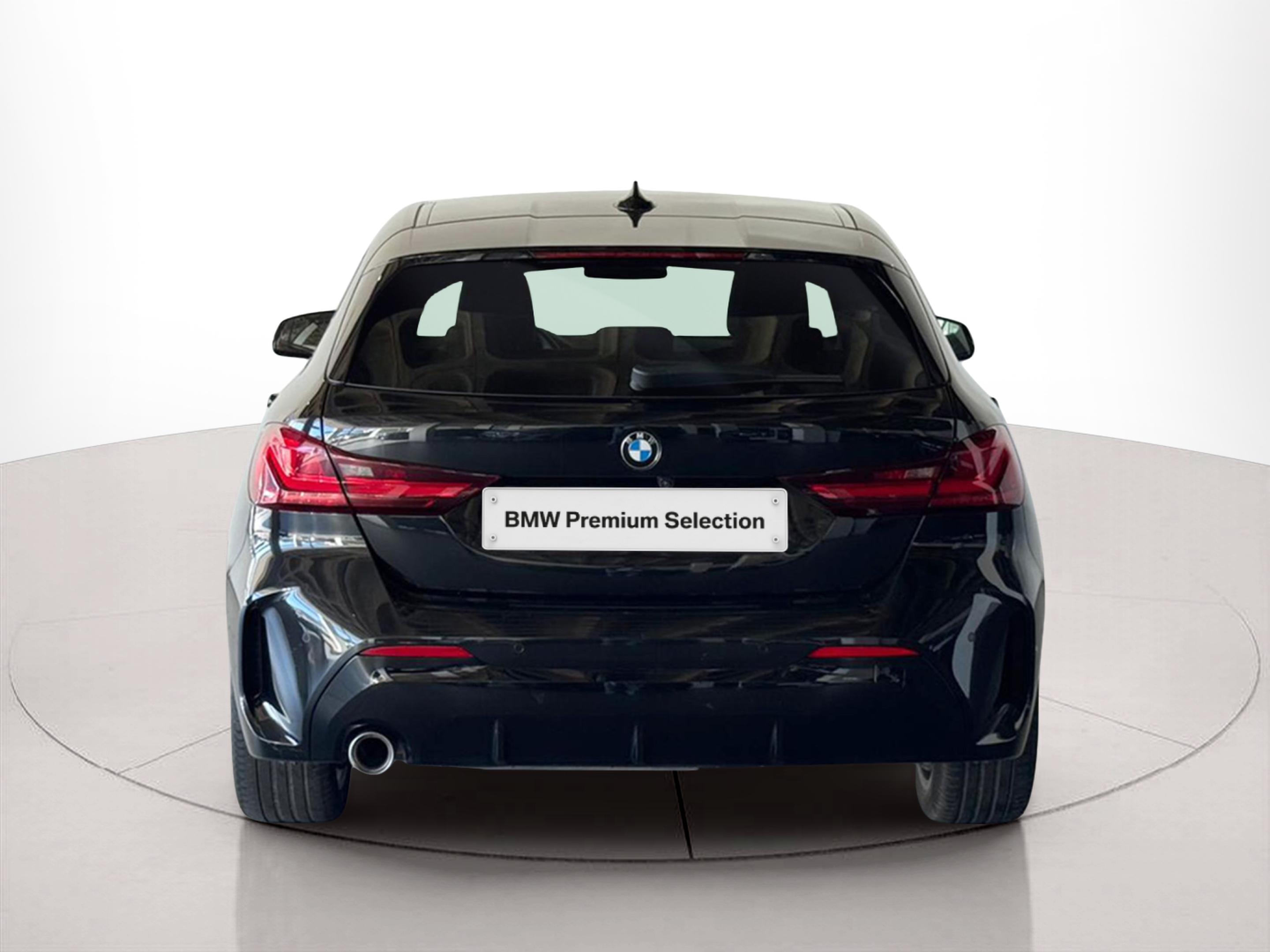 BMW Série 1 116d color Negro. Año 2024. 85KW(116CV). Diesel. En concesionario BMcar Braga de Braga