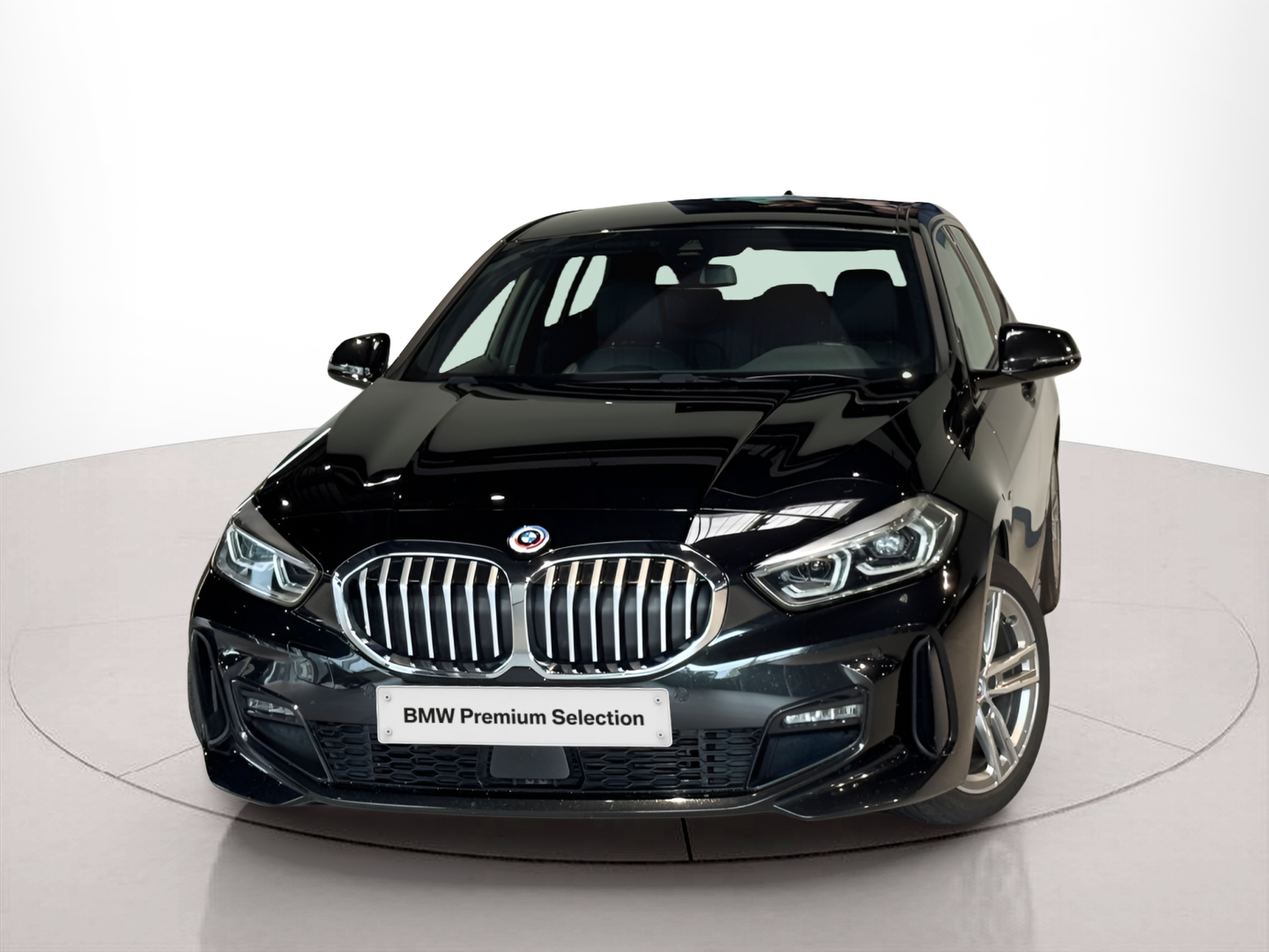 Fotos de BMW Série 1 116d color Negro. Año 2022. 85KW(116CV). Diesel. En concesionario BMcar Guimarães de Guimarães