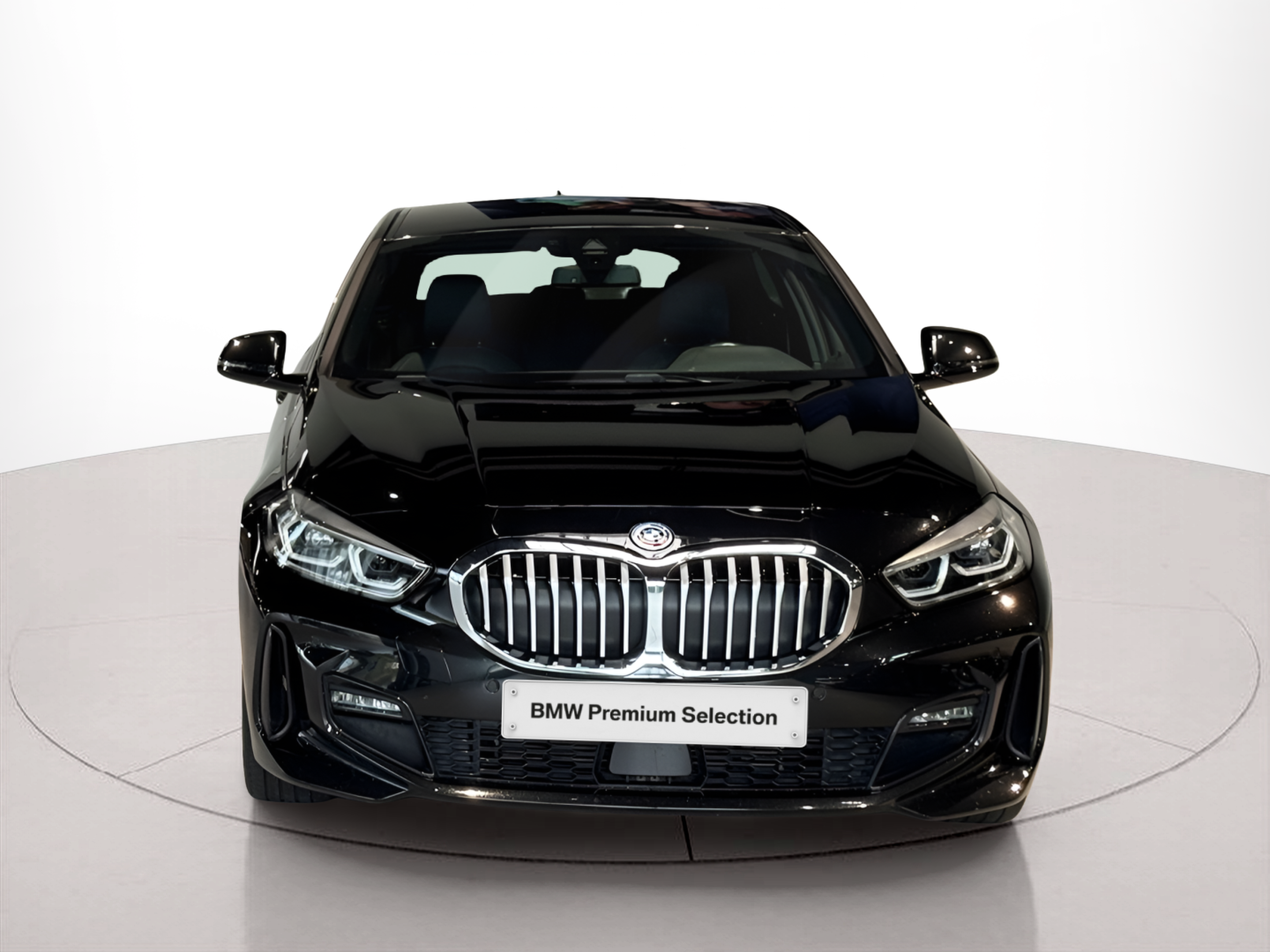 Fotos de BMW Série 1 116d color Negro. Año 2022. 85KW(116CV). Diesel. En concesionario BMcar Guimarães de Guimarães