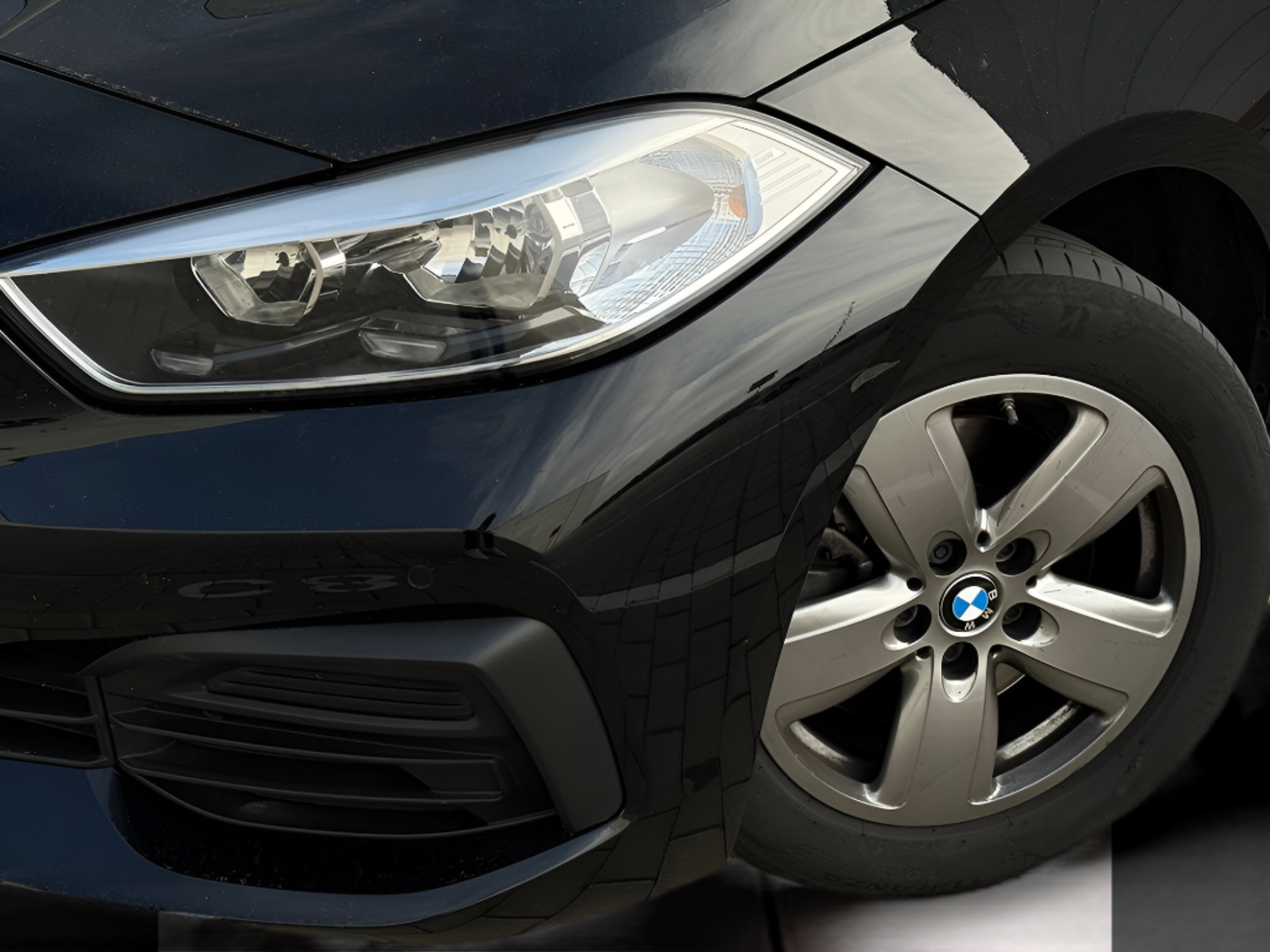 BMW Série 1 116d color Negro. Año 2023. 85KW(116CV). Diesel. En concesionario BMcar Famalicão de Vila Nova de Famalicão