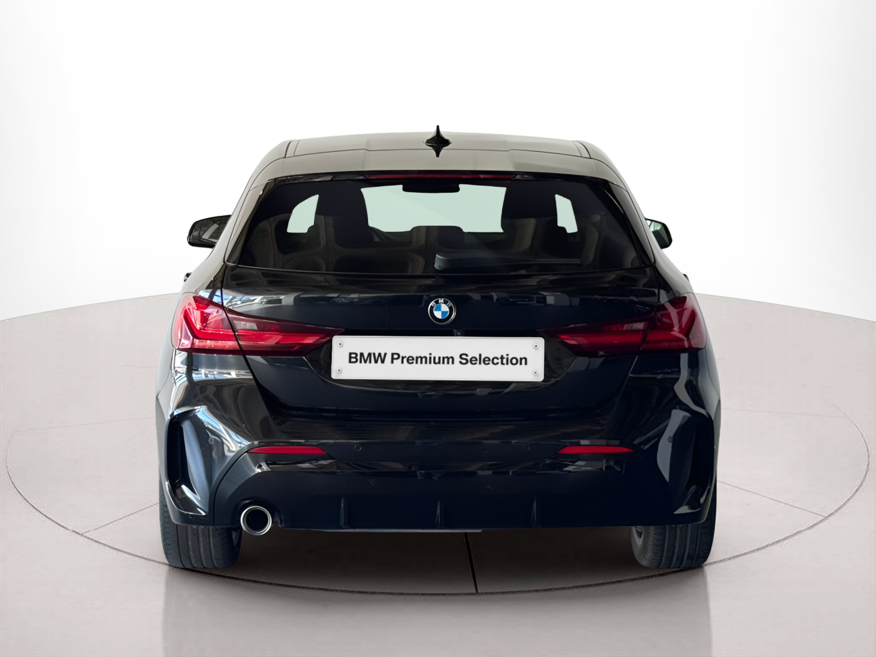 BMW Série 1 116d color Negro. Año 2024. 85KW(116CV). Diesel. En concesionario BMcar Viana do Castelo de Viana do Castelo