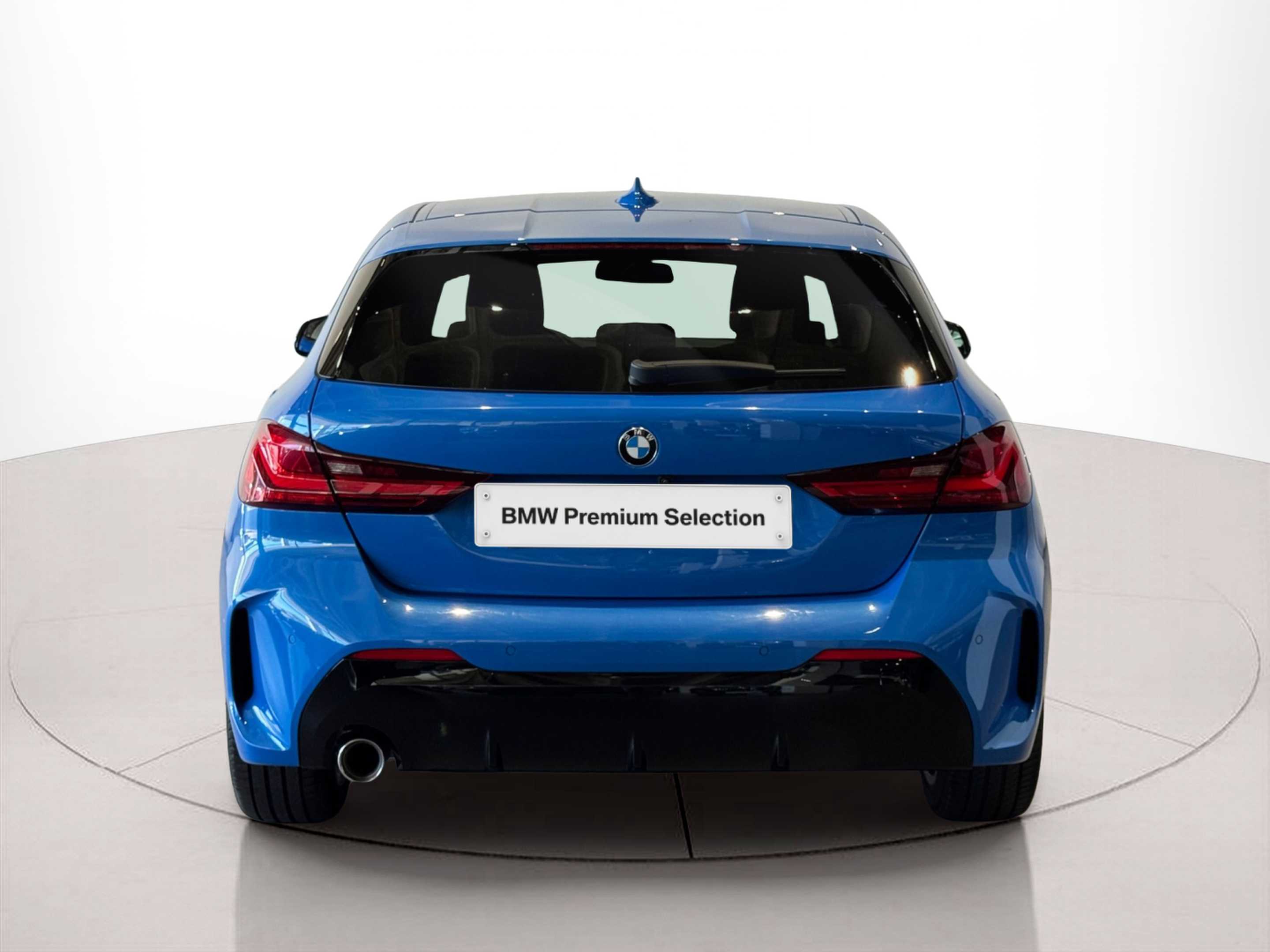 BMW Série 1 116d color Azul. Año 2024. 85KW(116CV). Diesel. En concesionario BMcar Guimarães de Guimarães