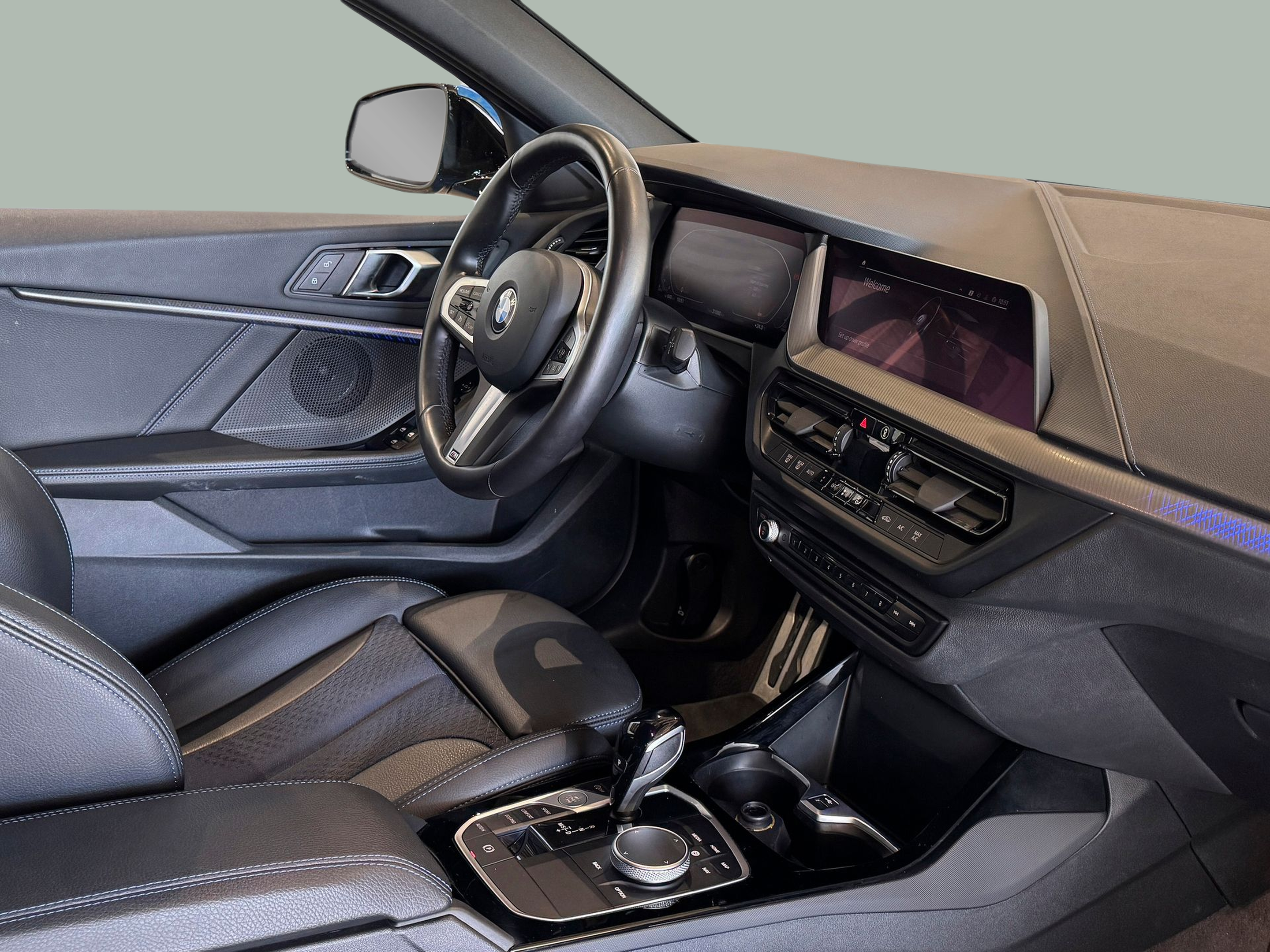 BMW Série 1 116d color Azul. Año 2024. 85KW(116CV). Diesel. En concesionario BMcar Guimarães de Guimarães