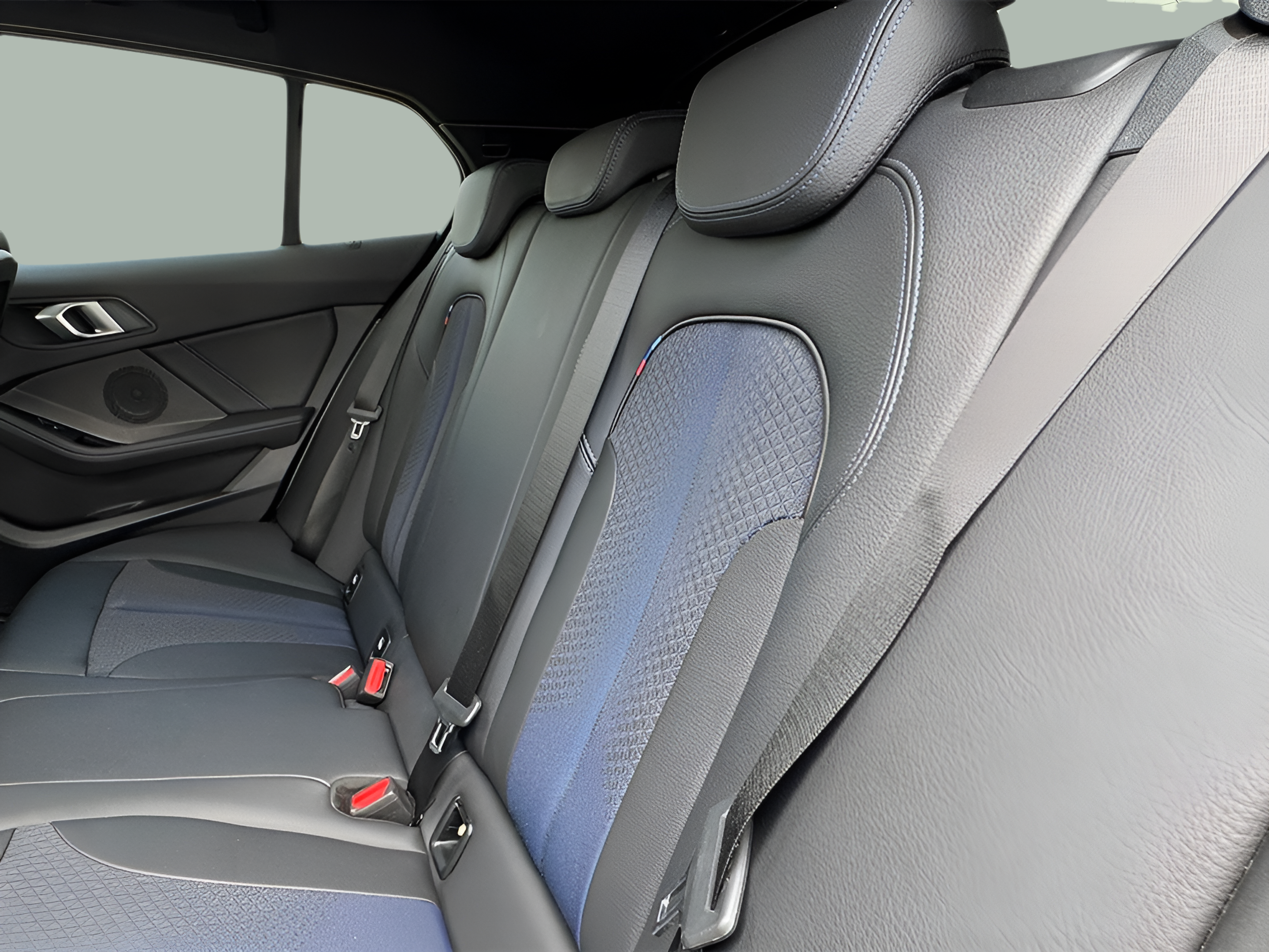 BMW Série 1 116d color Gris. Año 2024. 85KW(116CV). Diesel. En concesionario BMcar Póvoa Varzim de Póvoa de Varzim