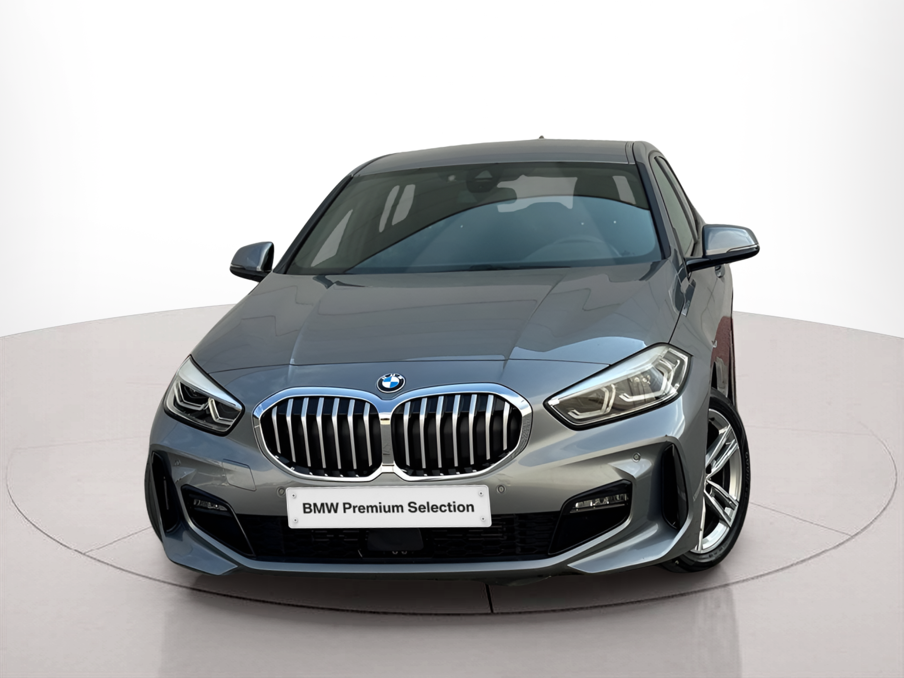 Fotos de BMW Série 1 116d color Gris. Año 2024. 85KW(116CV). Diesel. En concesionario BMcar Porto de Porto