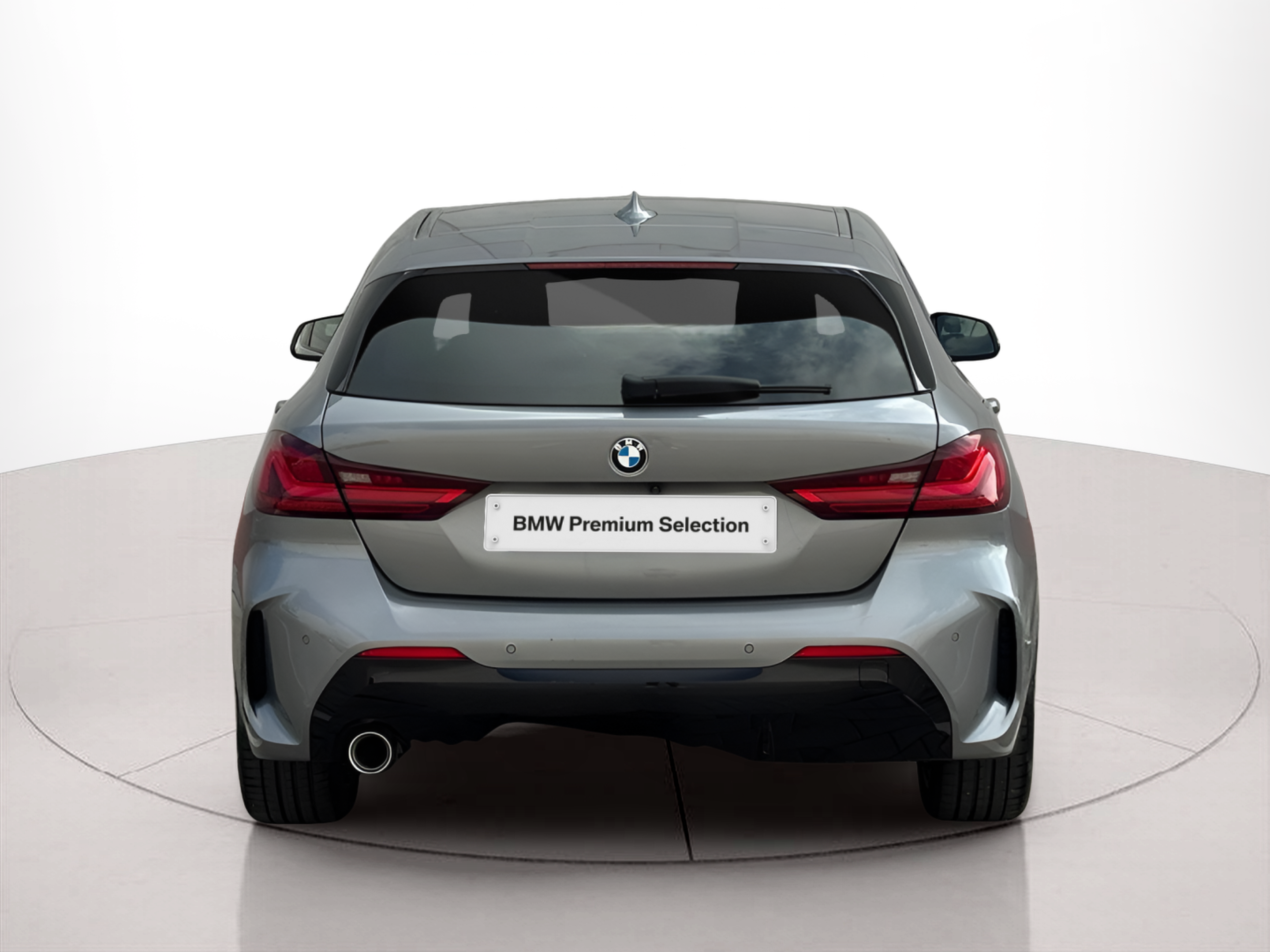 BMW Série 1 116d color Gris. Año 2024. 85KW(116CV). Diesel. En concesionario BMcar Barcelos de Barcelos