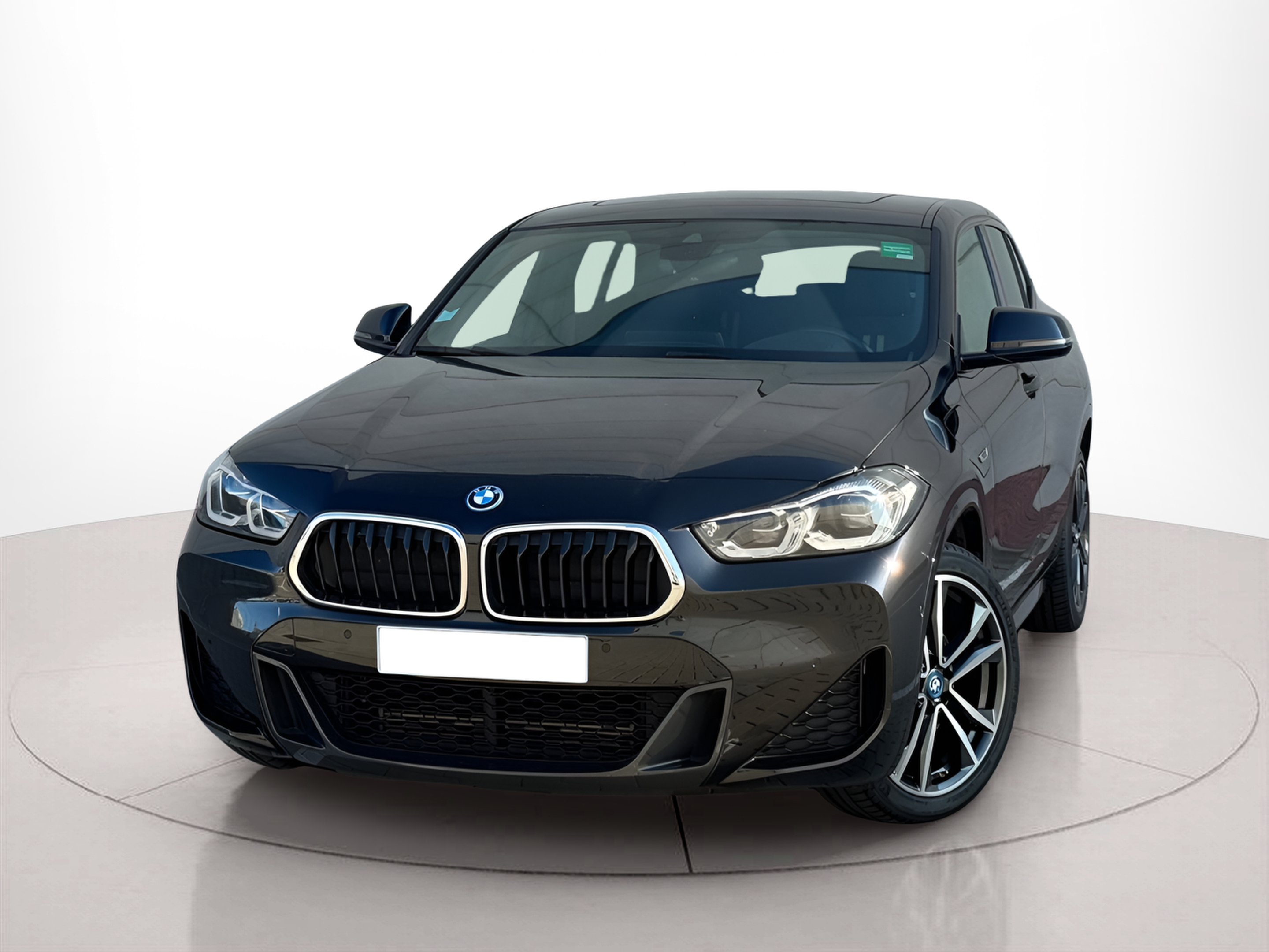 Fotos de BMW X2 xDrive25e color Negro. Año 2023. 162KW(220CV). Elétrico / Gasolina Híbrido. En concesionario BMcar Braga de Braga