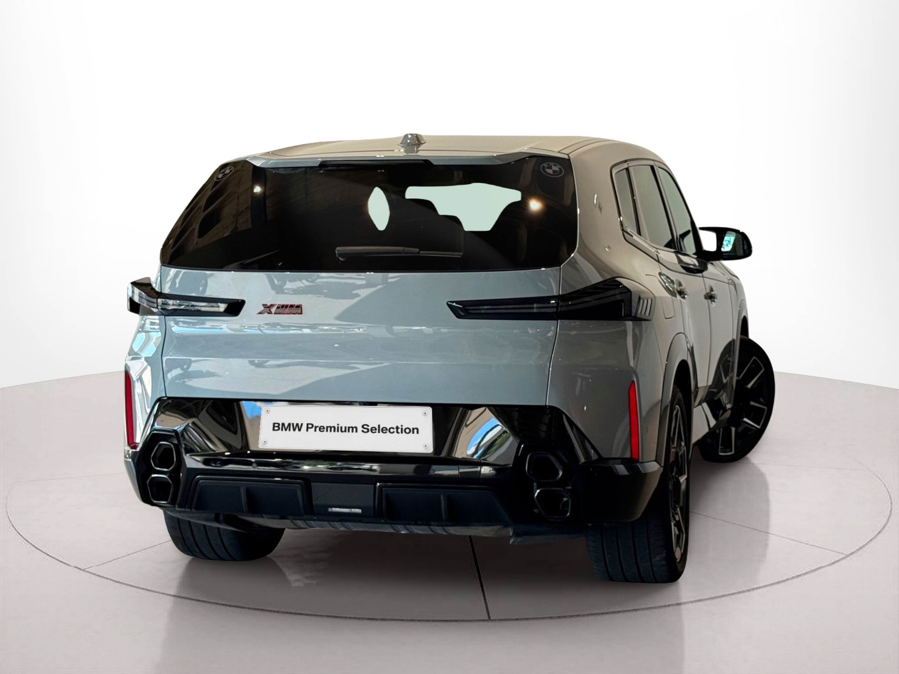 BMW XM 4.4 PHEV color Gris. Año 2024. 550KW(748CV). Elétrico / Gasolina Híbrido. En concesionario BMcar Porto de Porto