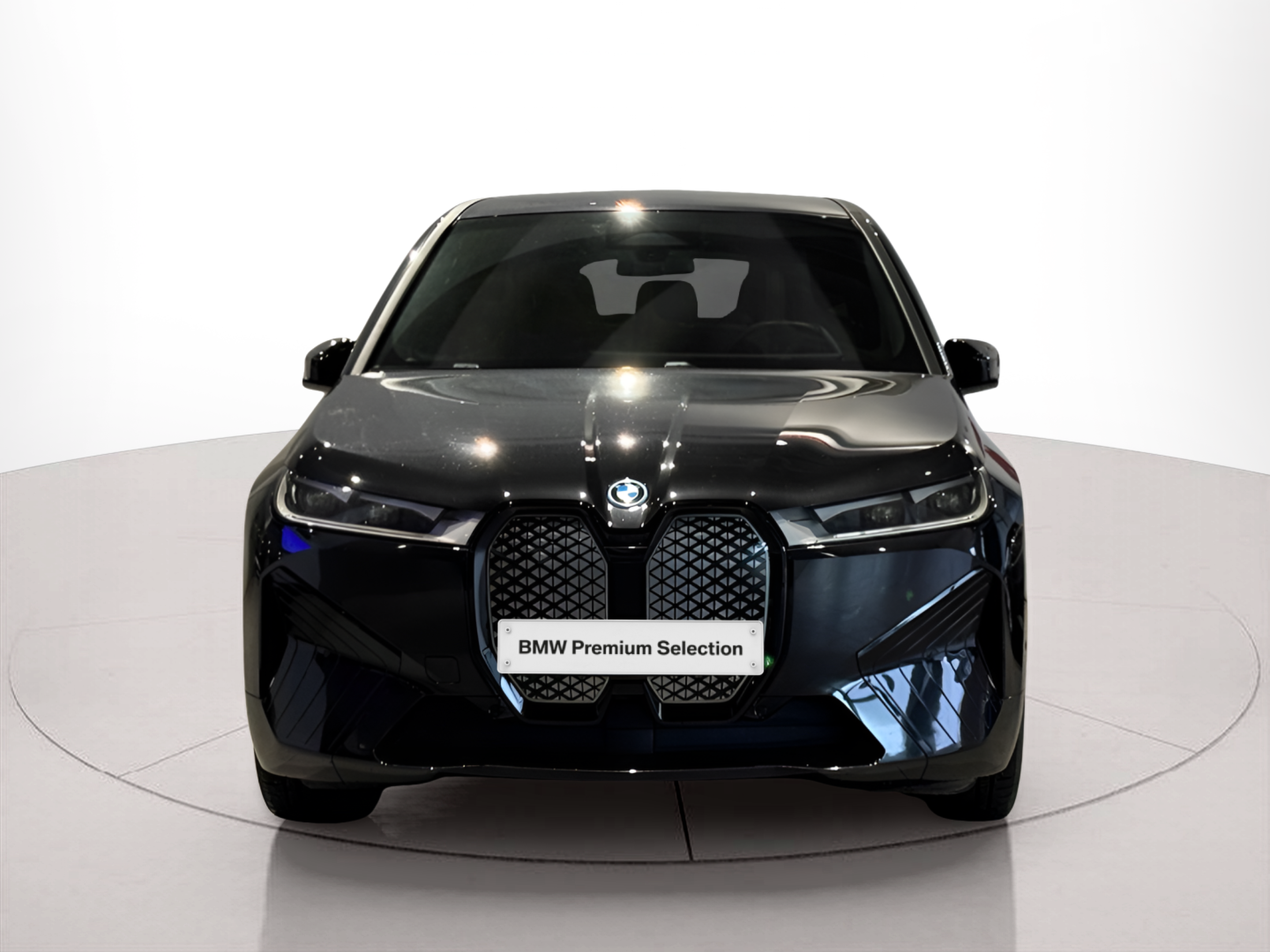 Fotos de BMW iX xDrive40 color Negro. Año 2023. 240KW(326CV). Elétrico. En concesionario BMcar Braga de Braga