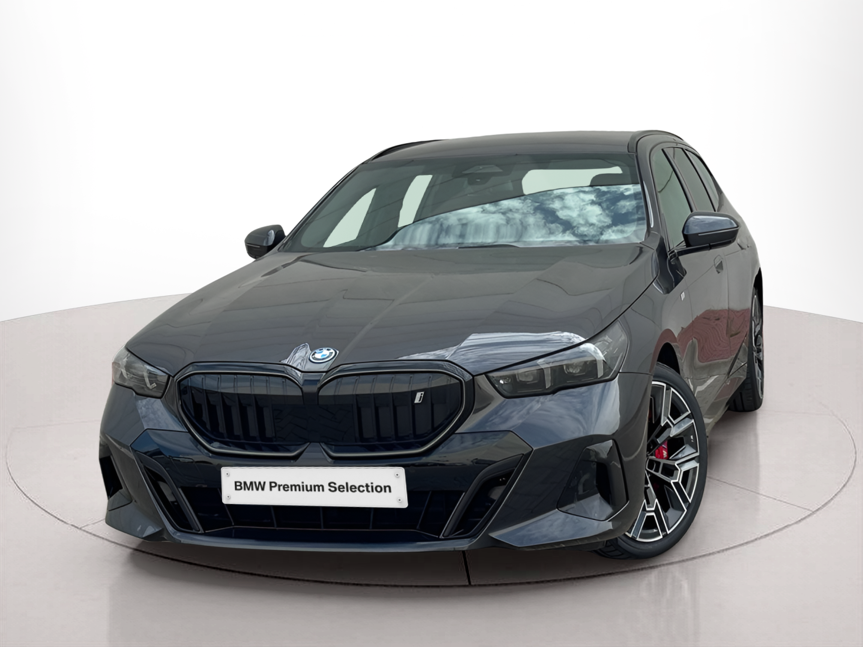Fotos de BMW i5 eDrive40 color Gris. Año 2024. 250KW(340CV). Elétrico. En concesionario BMcar Famalicão de Vila Nova de Famalicão