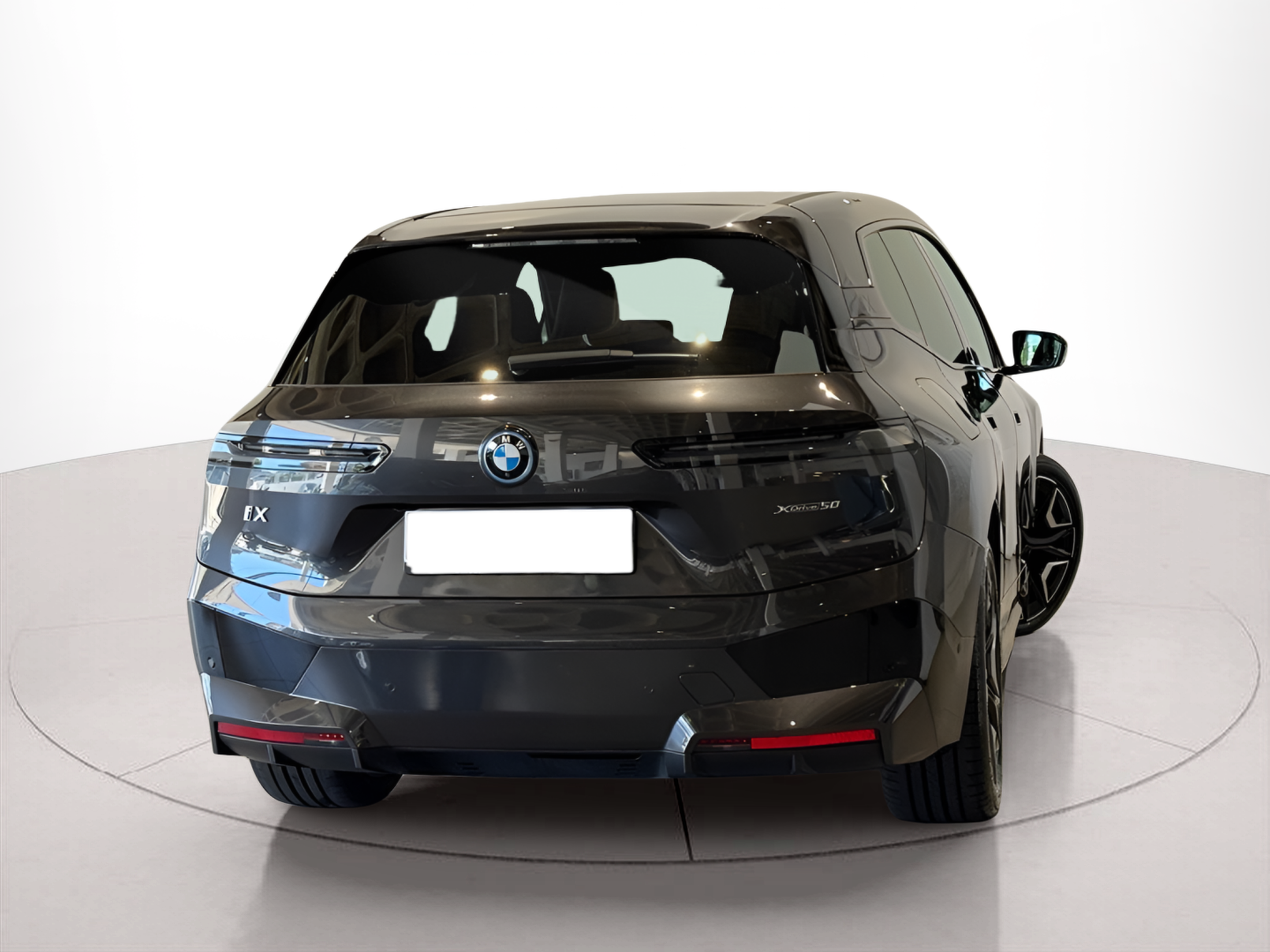 BMW iX xDrive50 color Gris. Año 2023. 385KW(523CV). Elétrico. En concesionario BMcar Braga de Braga