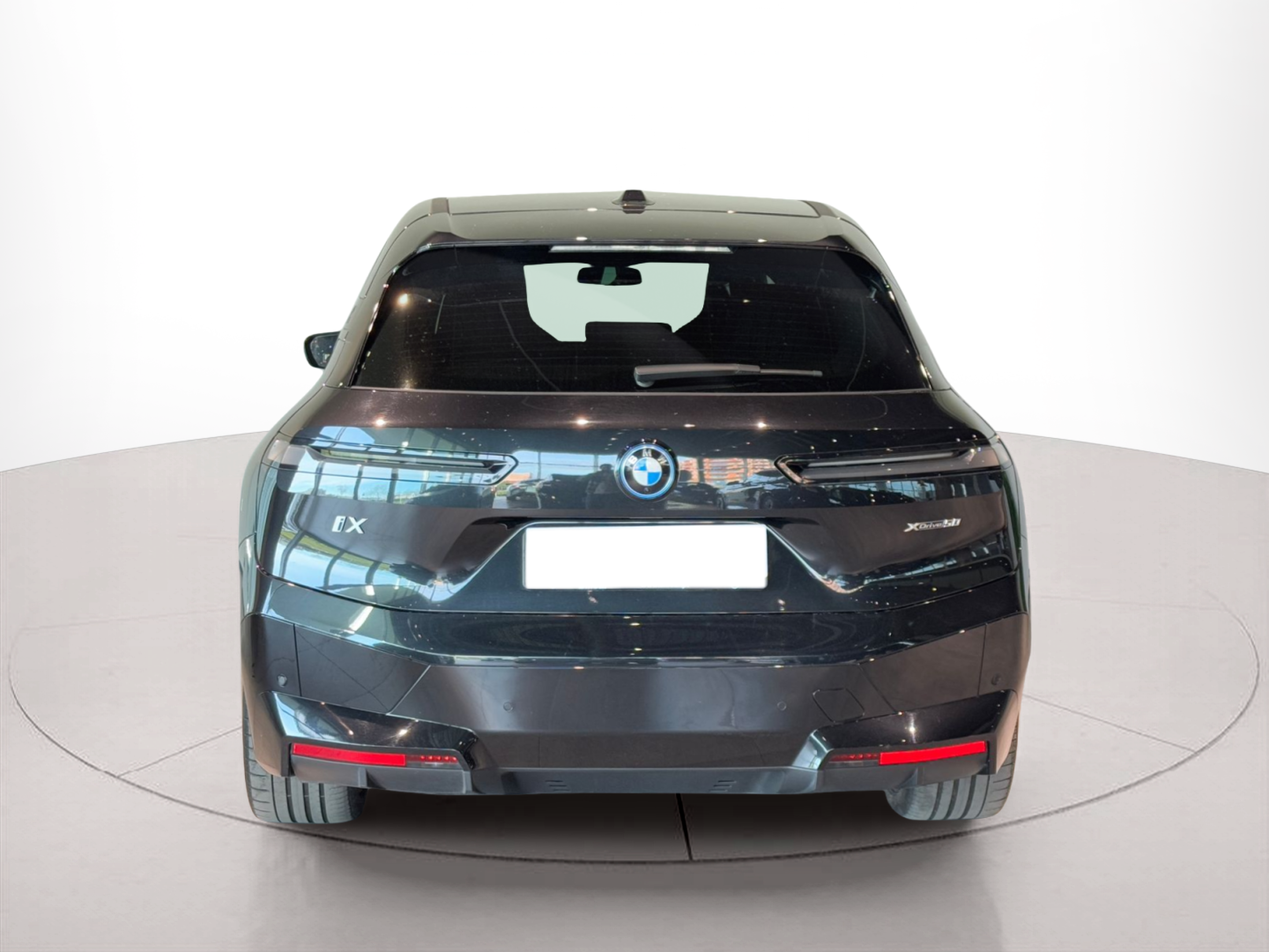 BMW iX xDrive50 color Negro. Año 2023. 385KW(523CV). Elétrico. En concesionario BMcar Braga de Braga