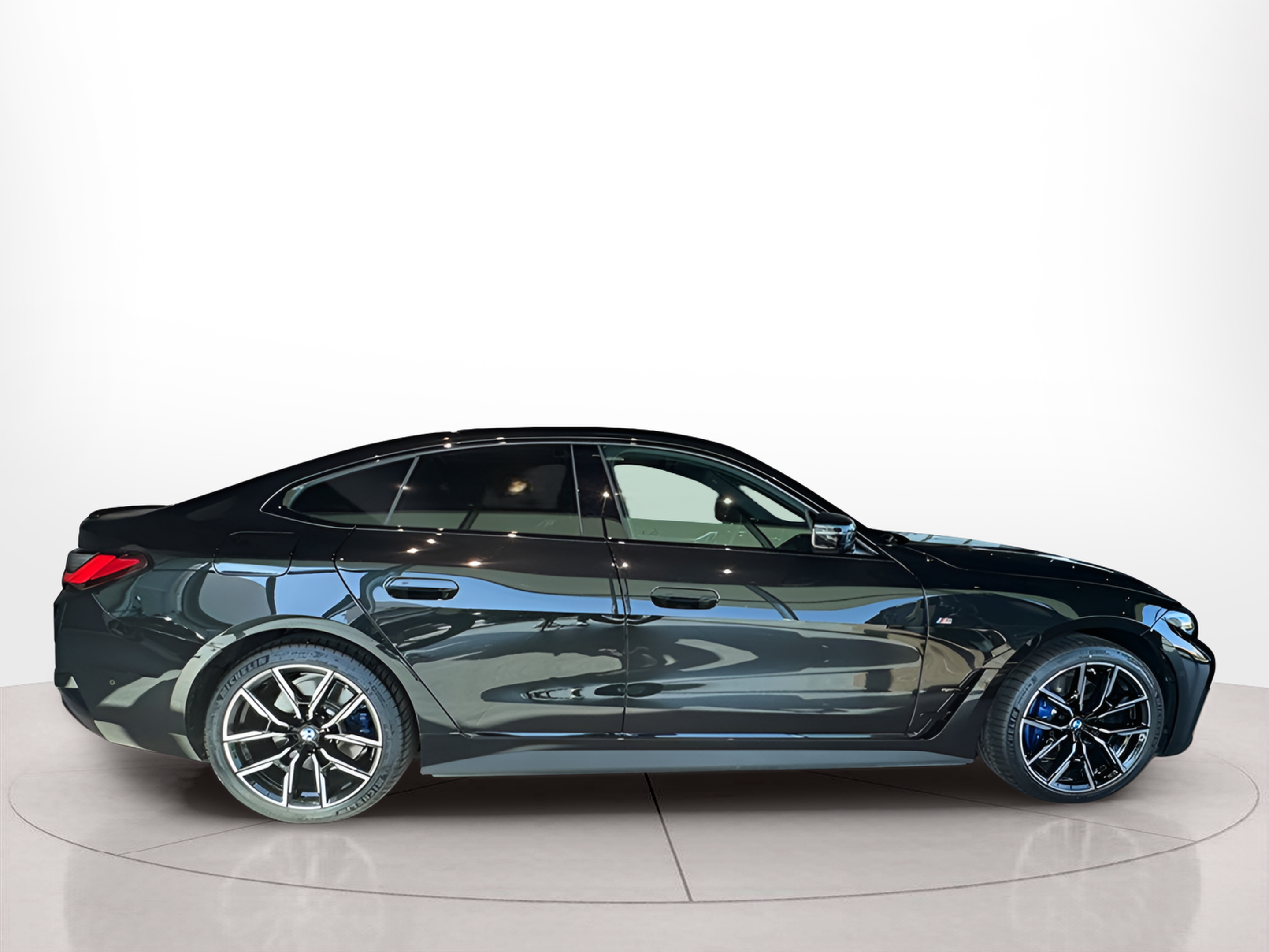 Fotos de BMW i4 i4 eDrive40 color Negro. Año 2024. 250KW(340CV). Elétrico. En concesionario BMcar Póvoa Varzim de Póvoa de Varzim