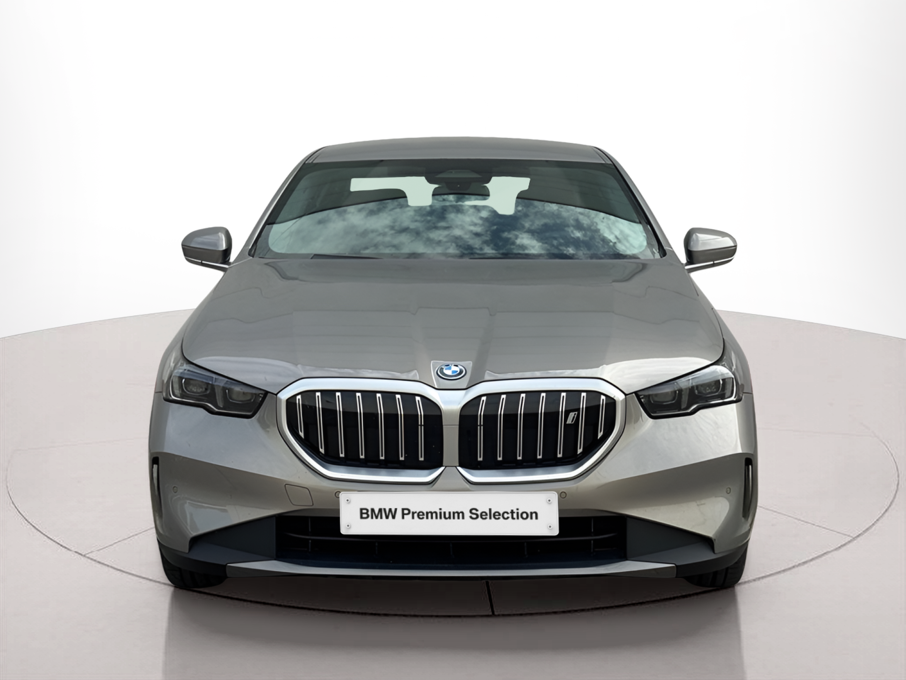 Fotos de BMW i5 eDrive40 color Gris. Año 2024. 250KW(340CV). Elétrico. En concesionario BMcar Barcelos de Barcelos