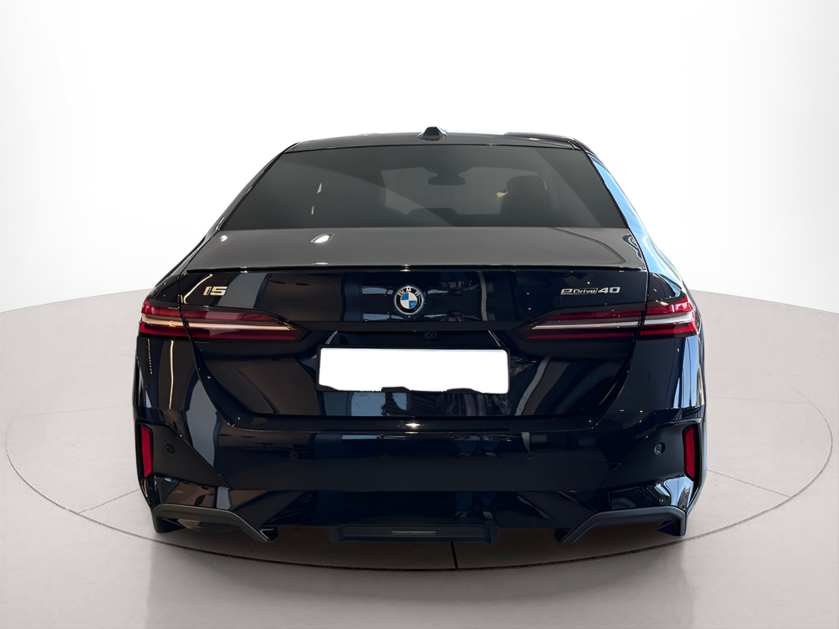 BMW i5 eDrive40 color Negro. Año 2024. 250KW(340CV). Elétrico. En concesionario BMcar Braga de Braga
