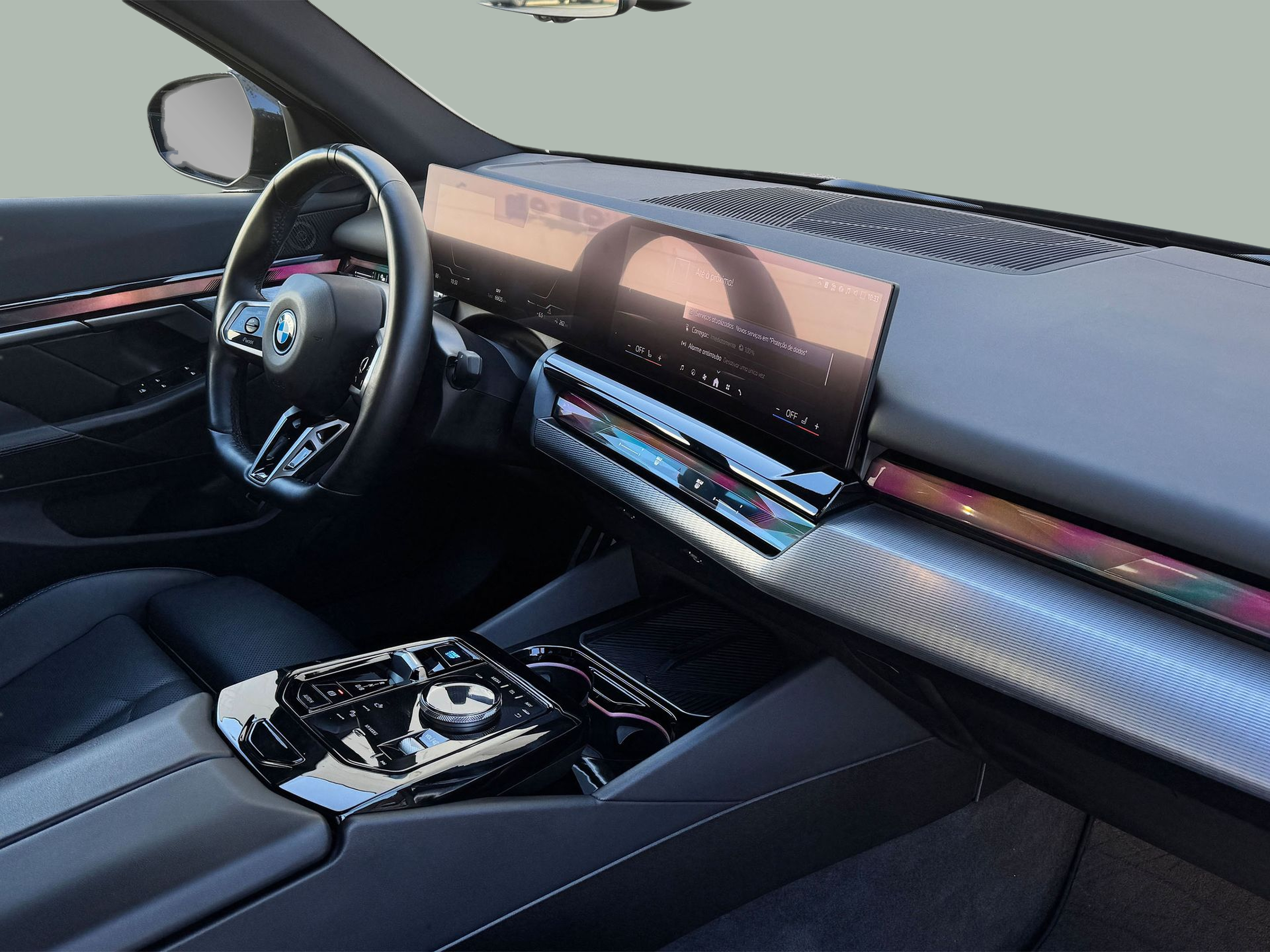 BMW i5 eDrive40 color Negro. Año 2024. 250KW(340CV). Elétrico. En concesionario BMcar Famalicão de Vila Nova de Famalicão