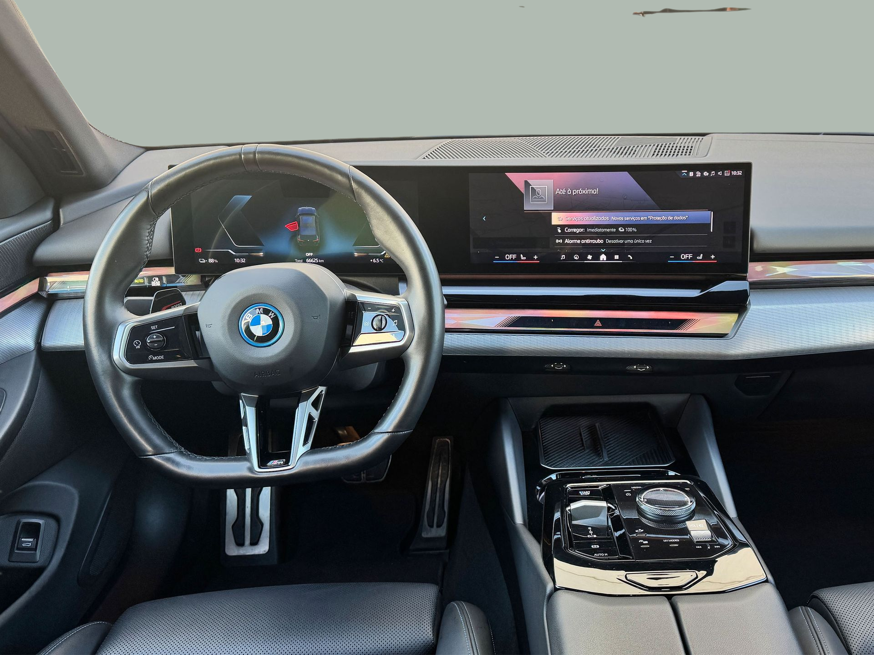 BMW i5 eDrive40 color Negro. Año 2024. 250KW(340CV). Elétrico. En concesionario BMcar Famalicão de Vila Nova de Famalicão