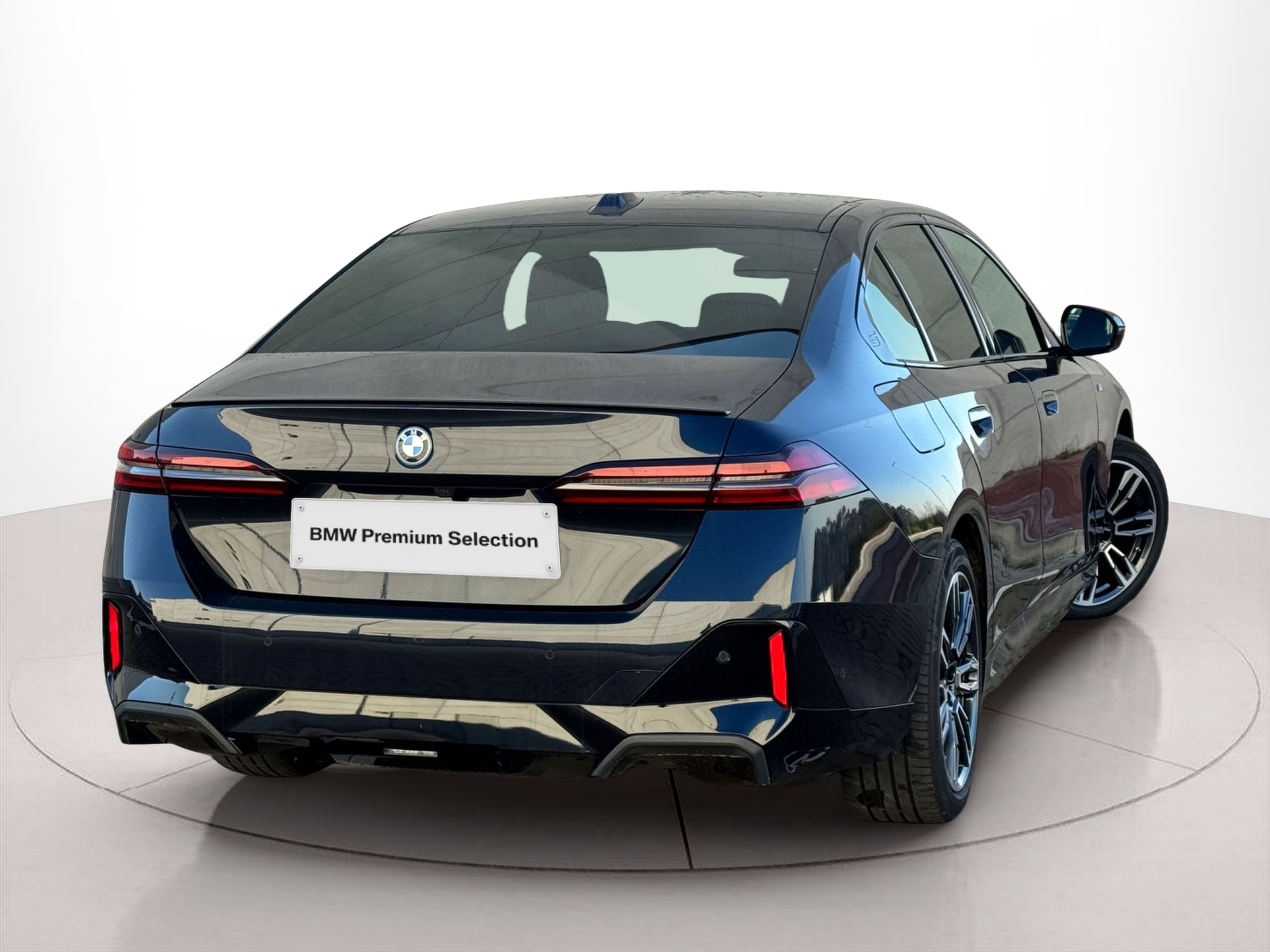 BMW i5 eDrive40 color Negro. Año 2024. 250KW(340CV). Elétrico. En concesionario BMcar Famalicão de Vila Nova de Famalicão