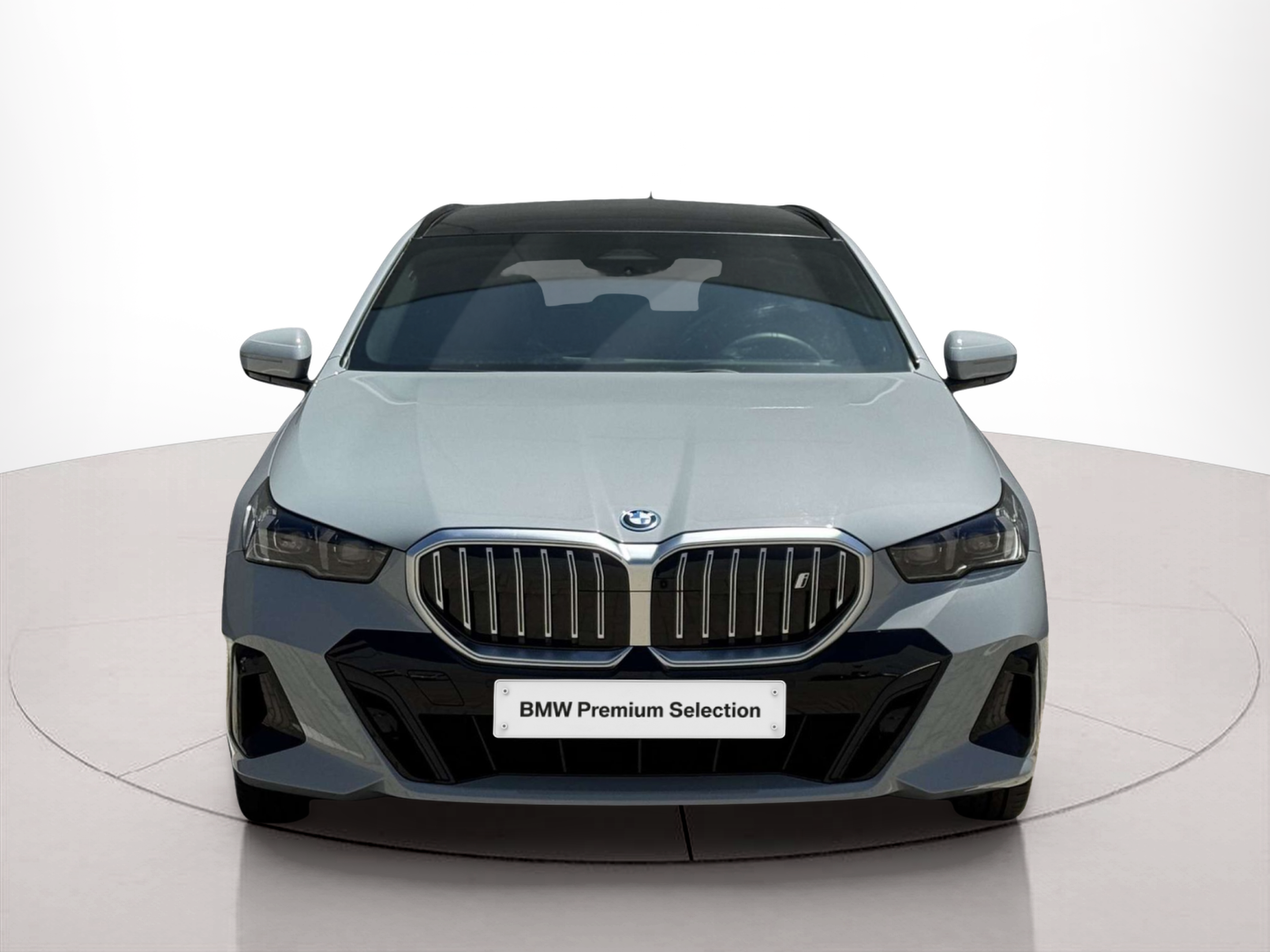 Fotos de BMW i5 M60 color Gris. Año 2024. 442KW(601CV). Elétrico. En concesionario BMcar Porto de Porto