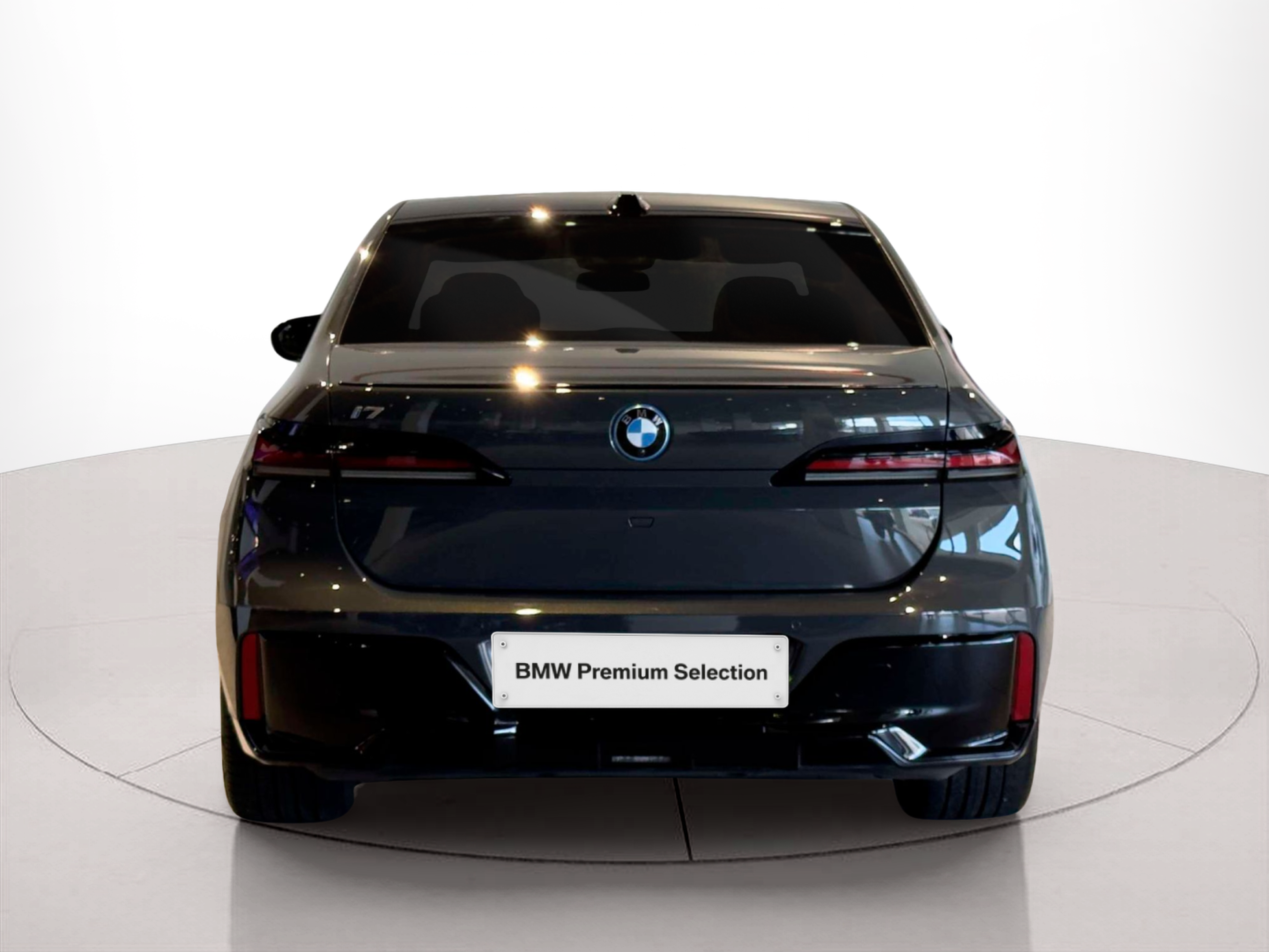 BMW I7 xDrive60 color Gris. Año 2024. 400KW(544CV). Elétrico. En concesionario BMcar Barcelos de Barcelos