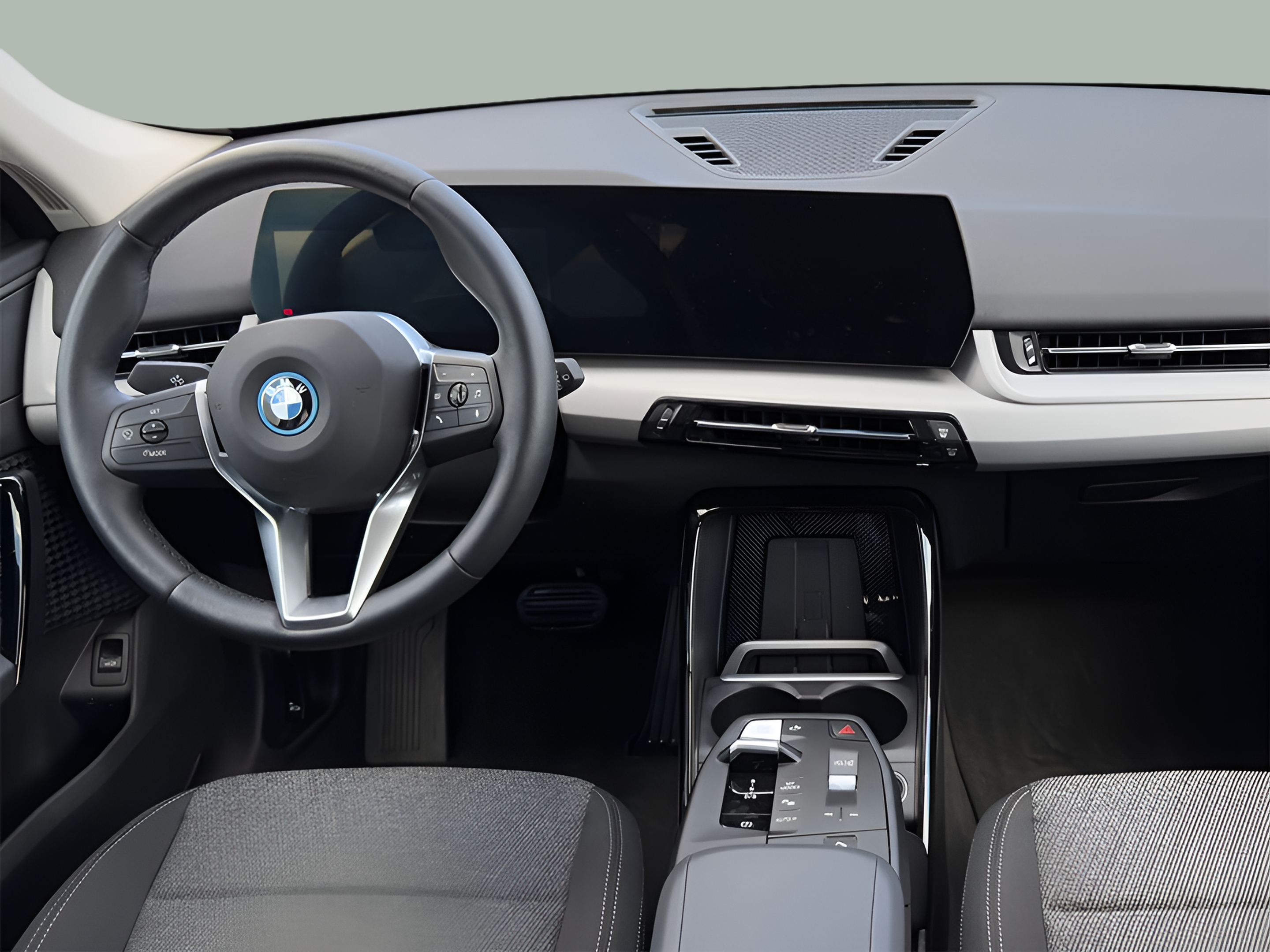 BMW iX1 xDrive30 color Verde. Año 2024. 230KW(313CV). Elétrico. En concesionario BMcar Barcelos de Barcelos