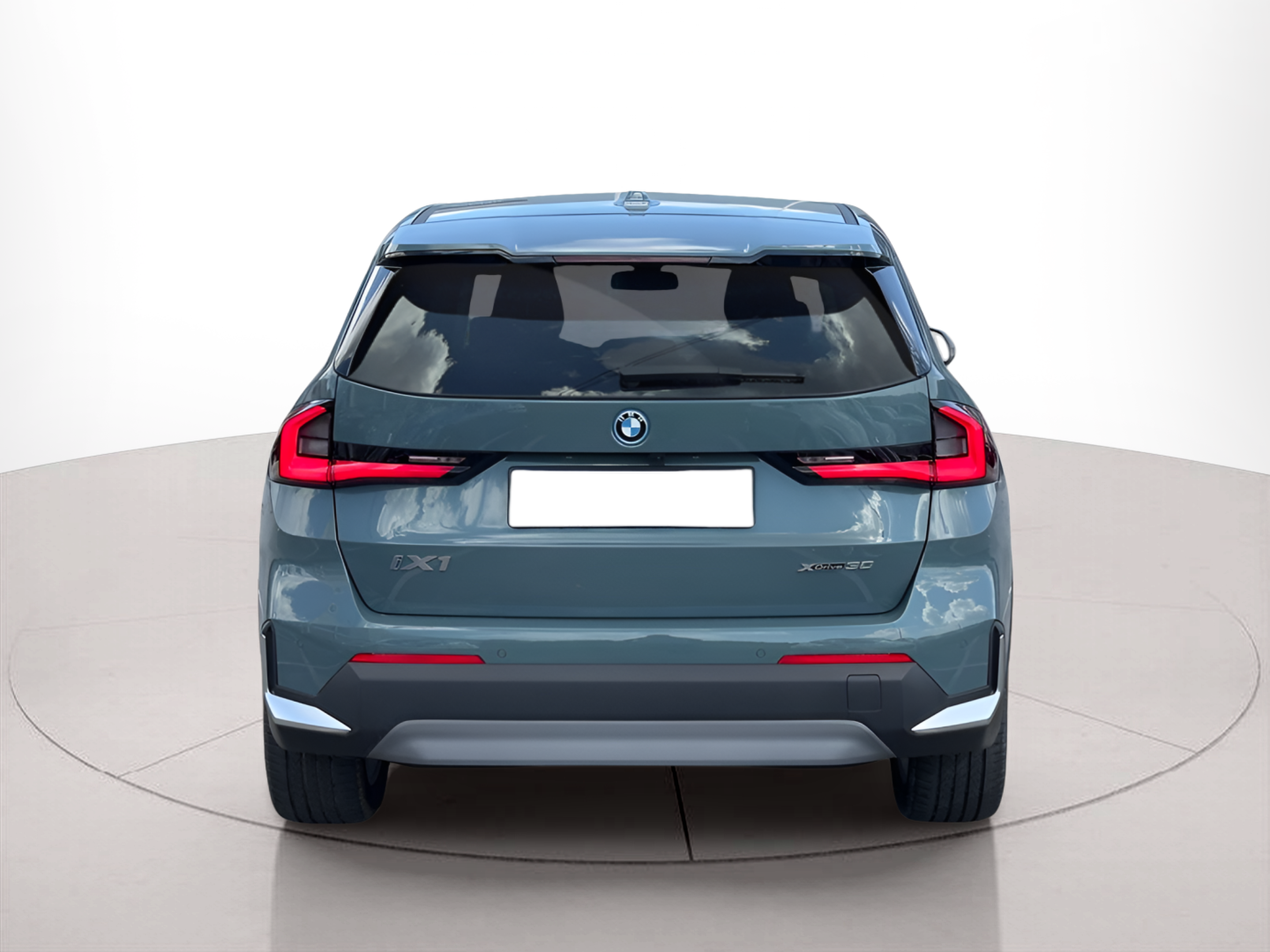 BMW iX1 xDrive30 color Verde. Año 2024. 230KW(313CV). Elétrico. En concesionario BMcar Barcelos de Barcelos