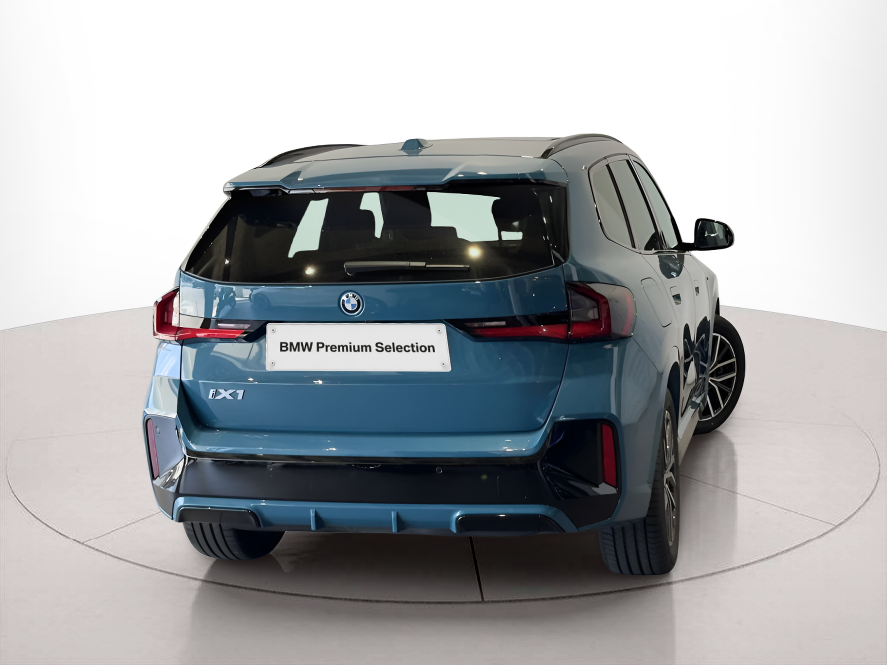 BMW iX1 xDrive30 color Azul. Año 2024. 230KW(313CV). Elétrico. En concesionario BMcar Viana do Castelo de Viana do Castelo