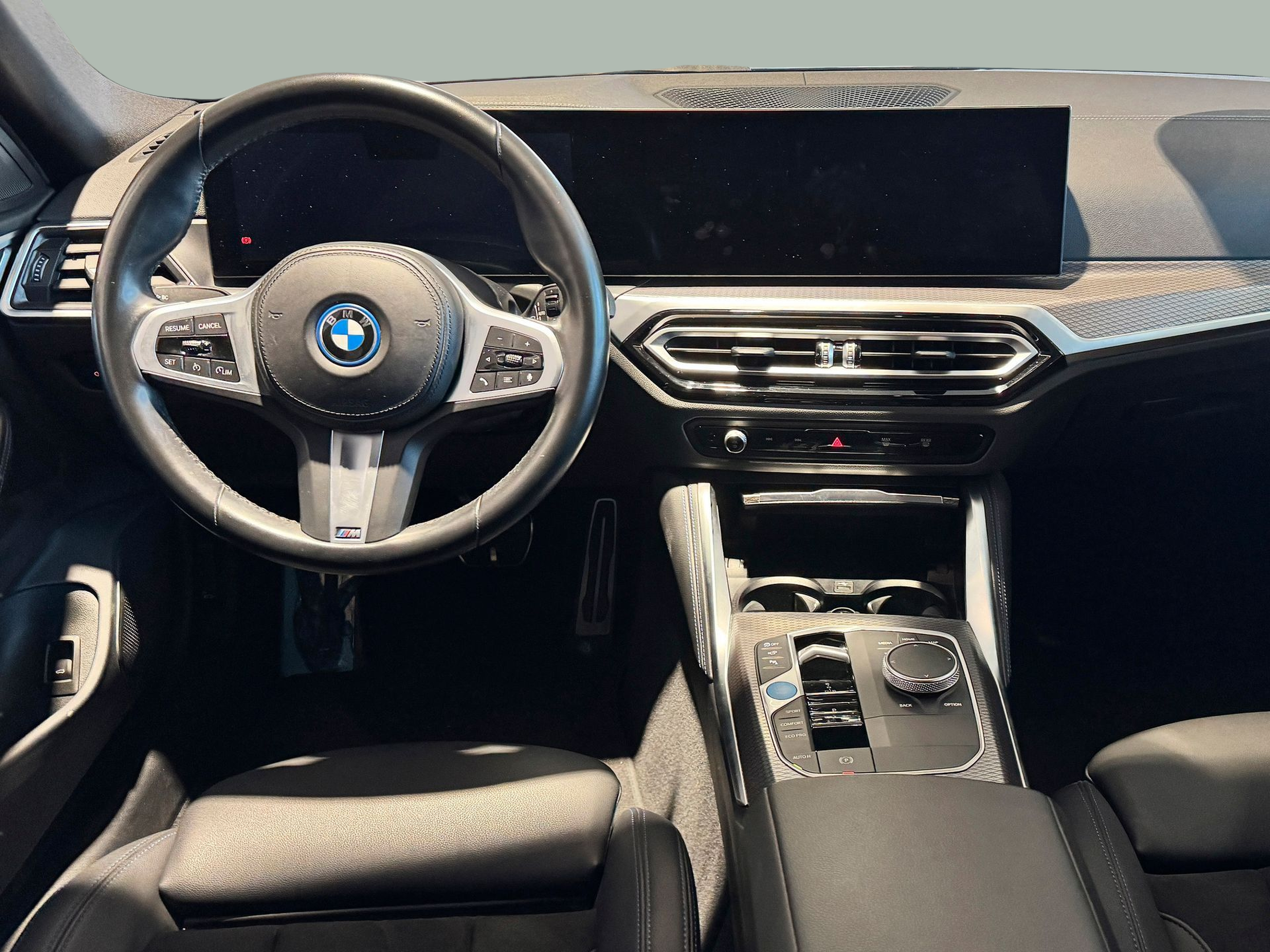 BMW i4 i4 eDrive40 color Negro. Año 2024. 250KW(340CV). Elétrico. En concesionario BMcar Porto de Porto