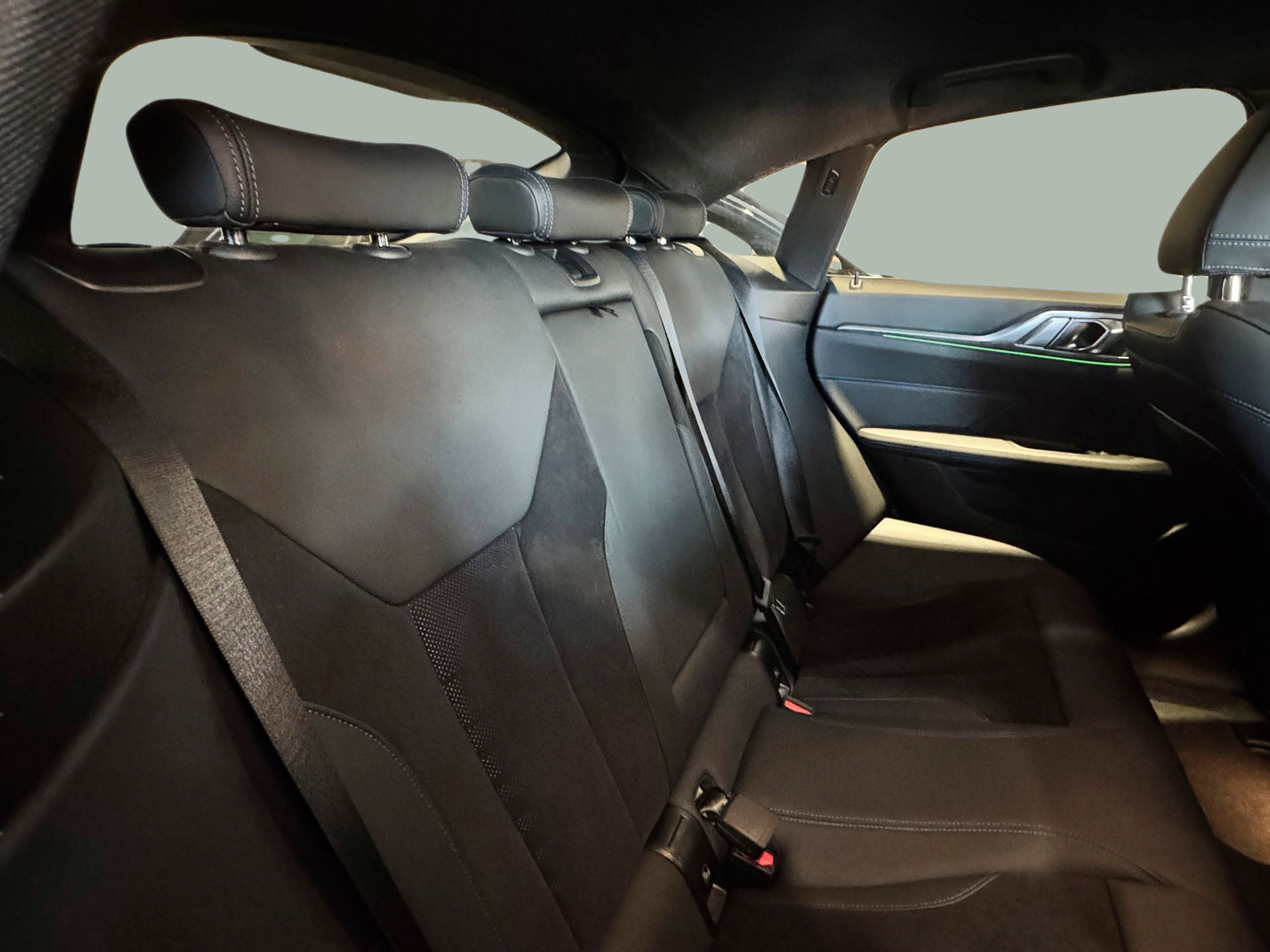 BMW i4 i4 eDrive40 color Negro. Año 2024. 250KW(340CV). Elétrico. En concesionario BMcar Porto de Porto