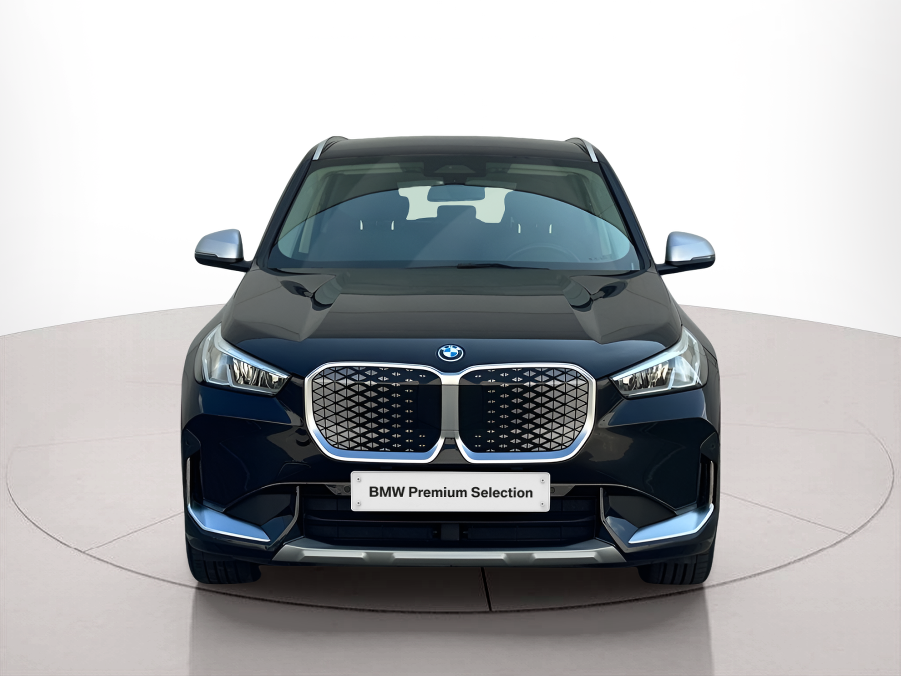 Fotos de BMW iX1 eDrive20 color Negro. Año 2024. 150KW(204CV). Elétrico. En concesionario BMcar Famalicão de Vila Nova de Famalicão