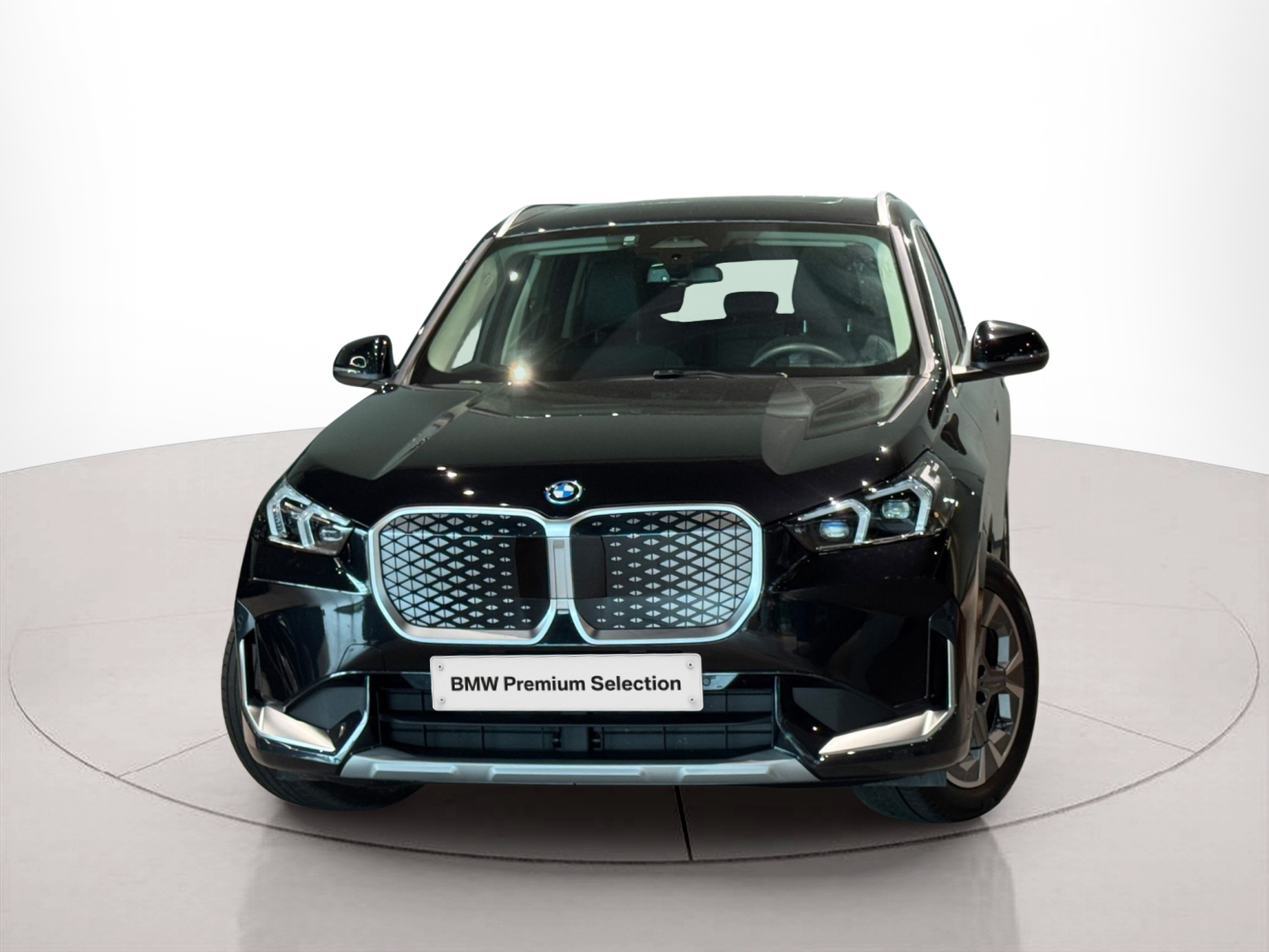 Fotos de BMW iX1 eDrive20 color Negro. Año 2025. 150KW(204CV). Elétrico. En concesionario BMcar Braga de Braga