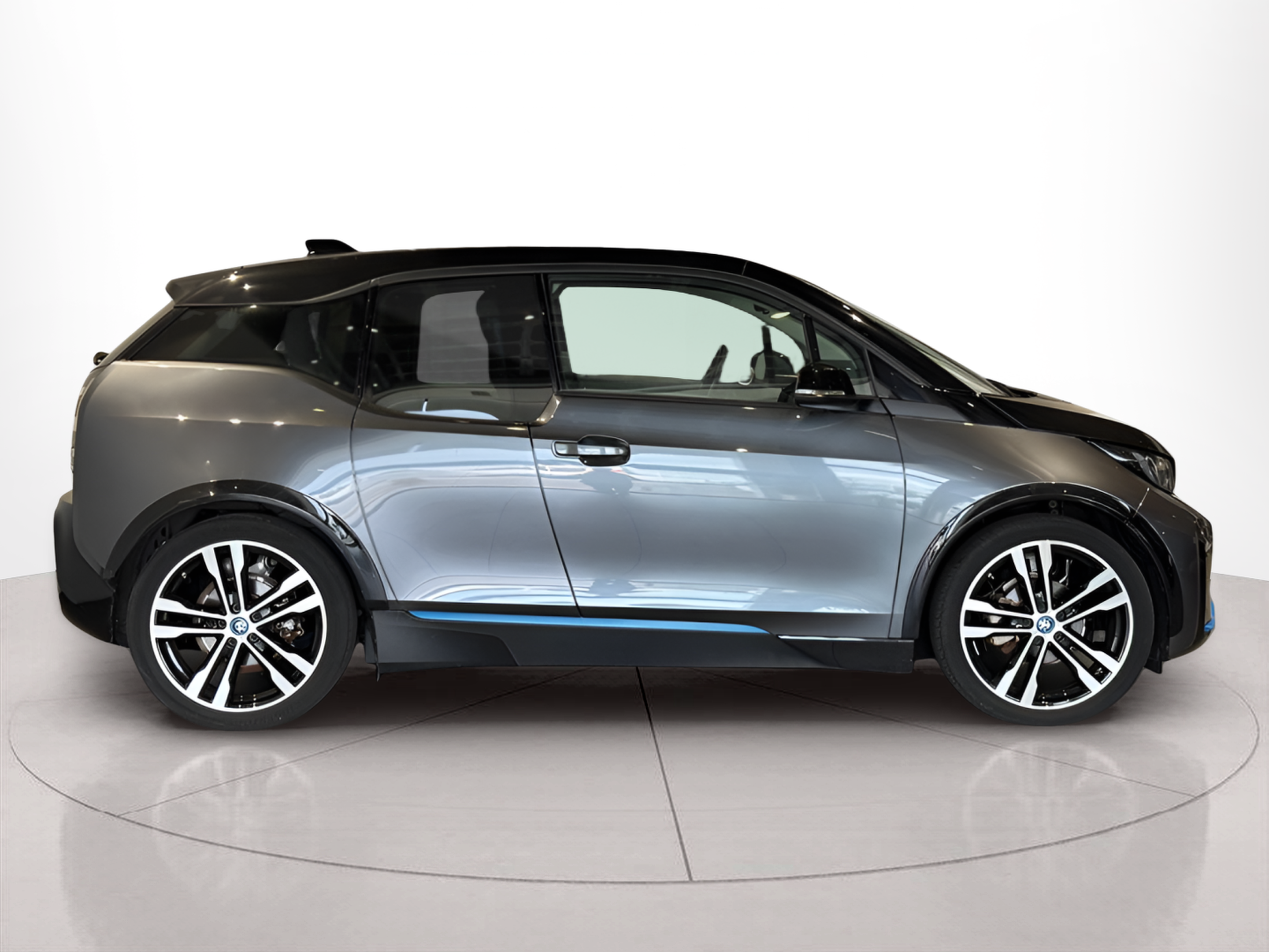 Fotos de BMW i3 i3 120Ah color Gris. Año 2022. 135KW(184CV). Elétrico. En concesionario BMcar Braga de Braga
