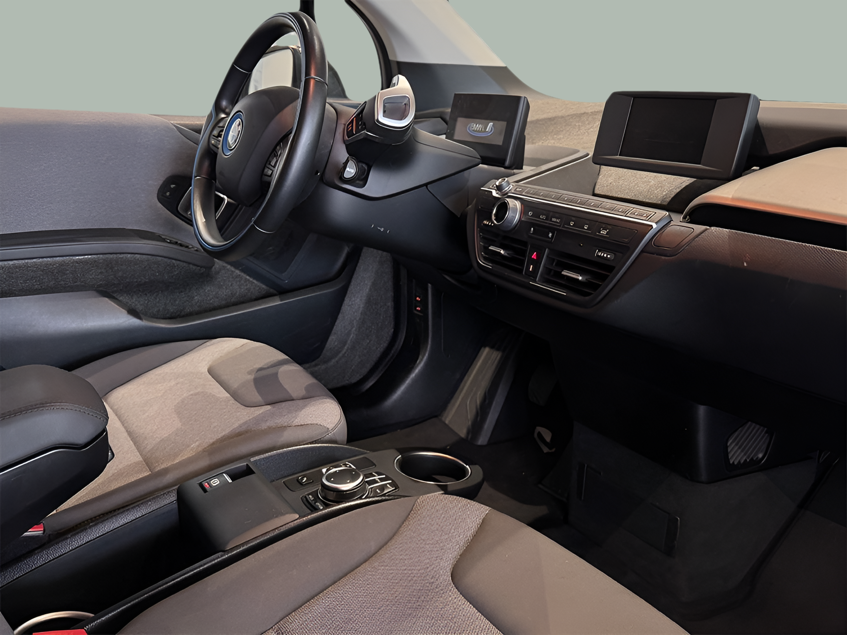 BMW i3 i3 120Ah color Gris. Año 2022. 135KW(184CV). Elétrico. En concesionario BMcar Braga de Braga