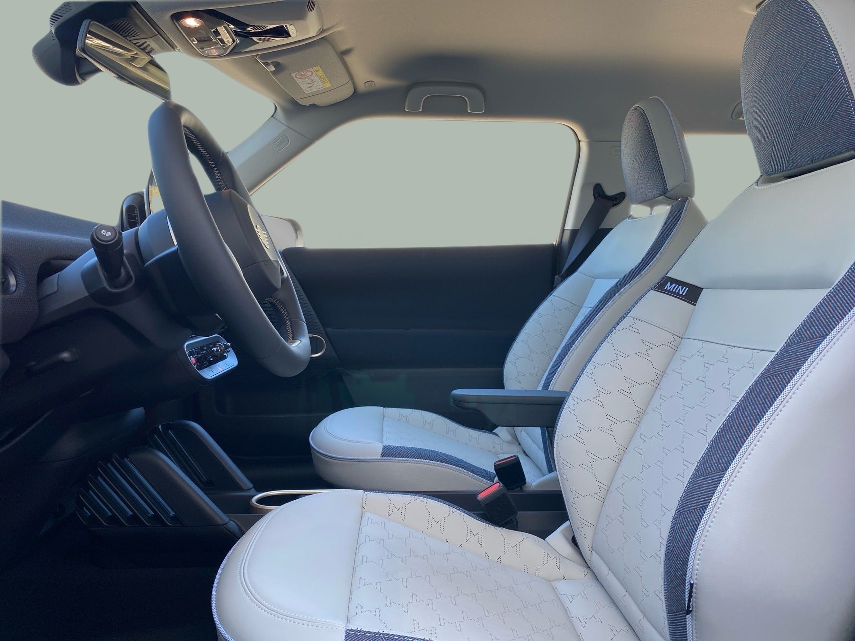 fotoG 10 del MINI MINI 3 Portas Cooper E 135 kW (184 CV) 184cv Elétrico de 2025 em Vila Nova de Gaia