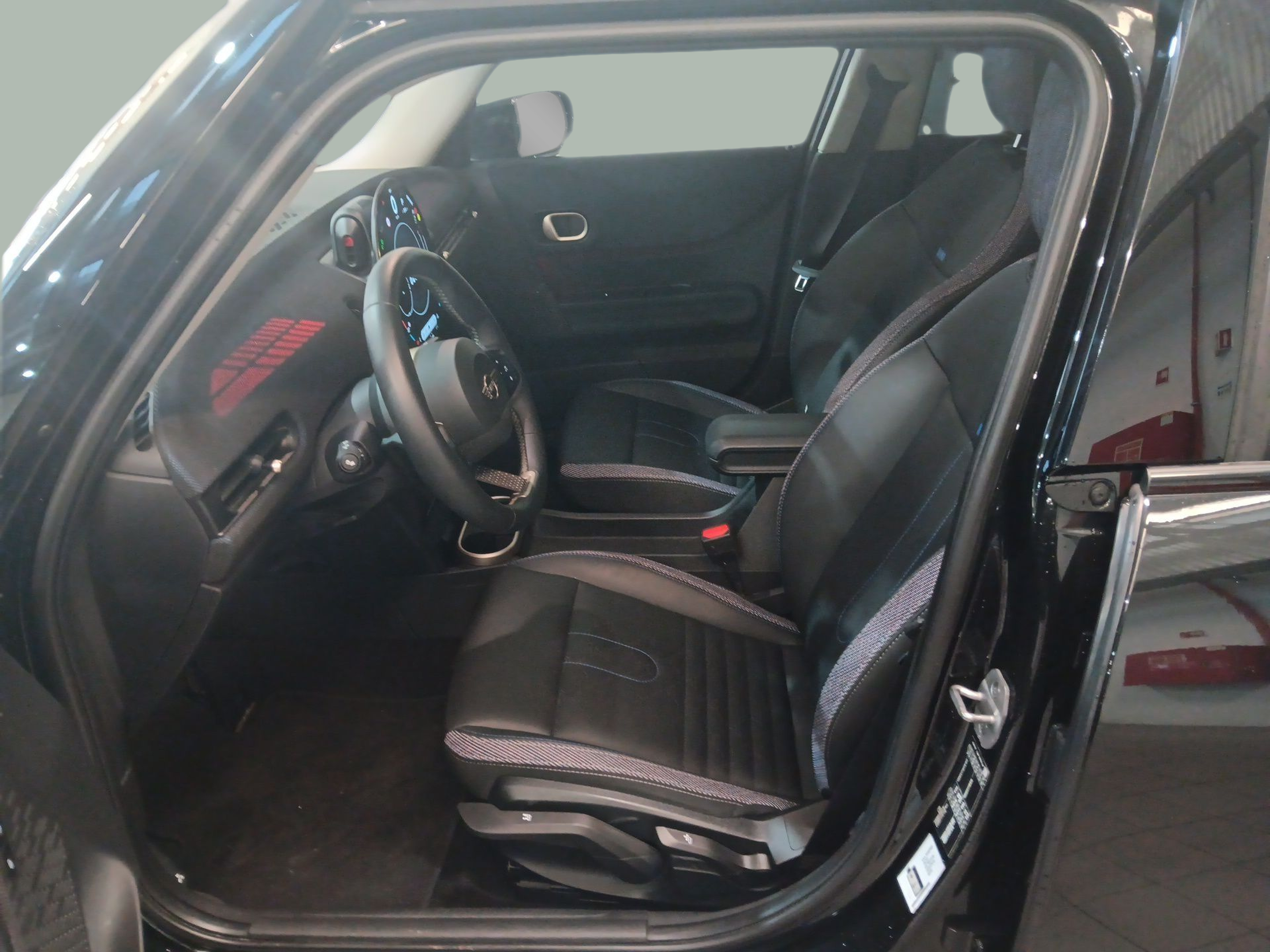 fotoG 3 del MINI MINI 5 Portas Cooper 115 kW (156 CV) 156cv Gasolina de 2024 em Vila Nova de Gaia