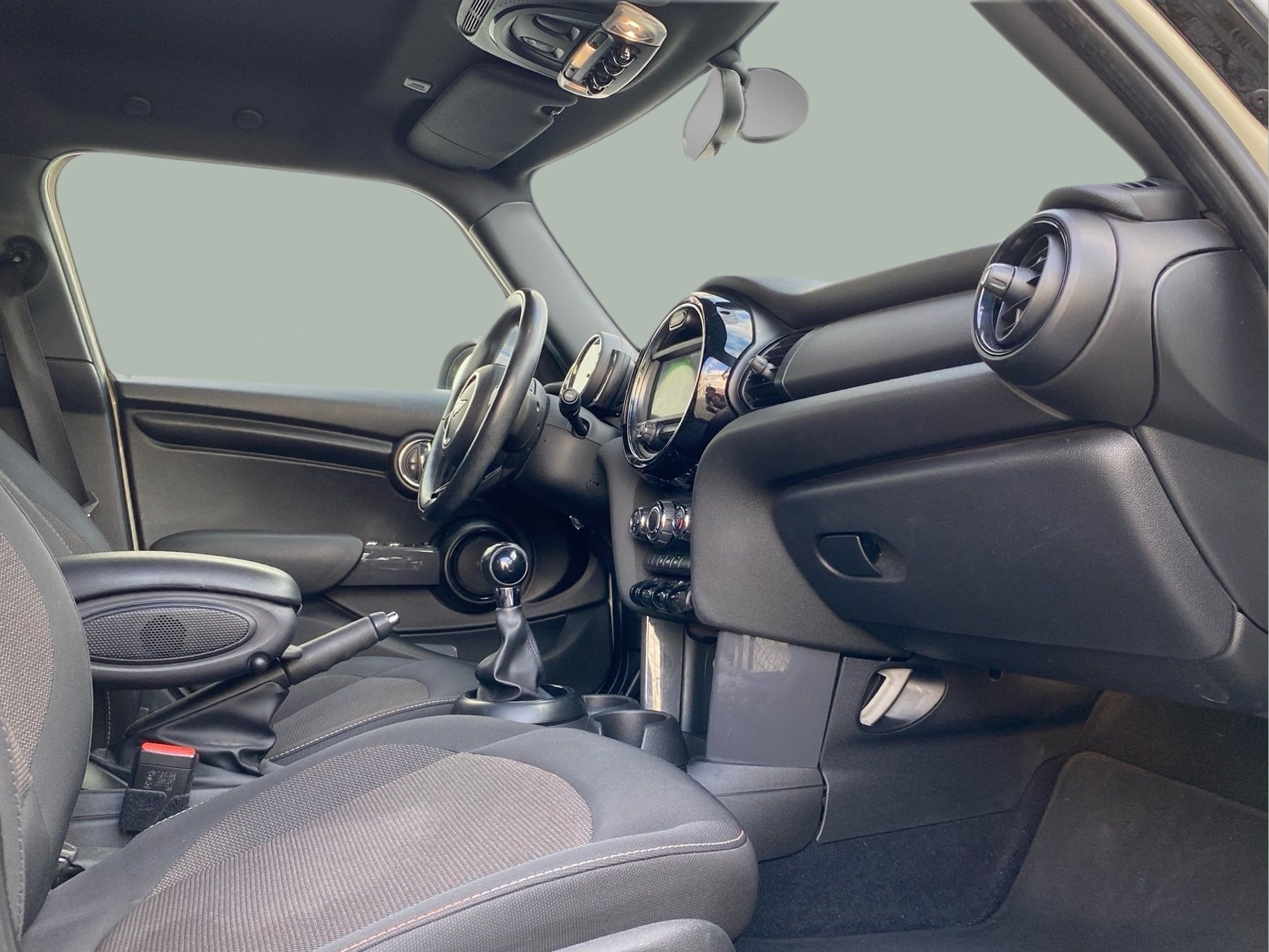 fotoG 7 del MINI MINI 5 Portas Cooper D 70 kW (95 CV) 95cv Diesel de 2019 em Vila Nova de Gaia