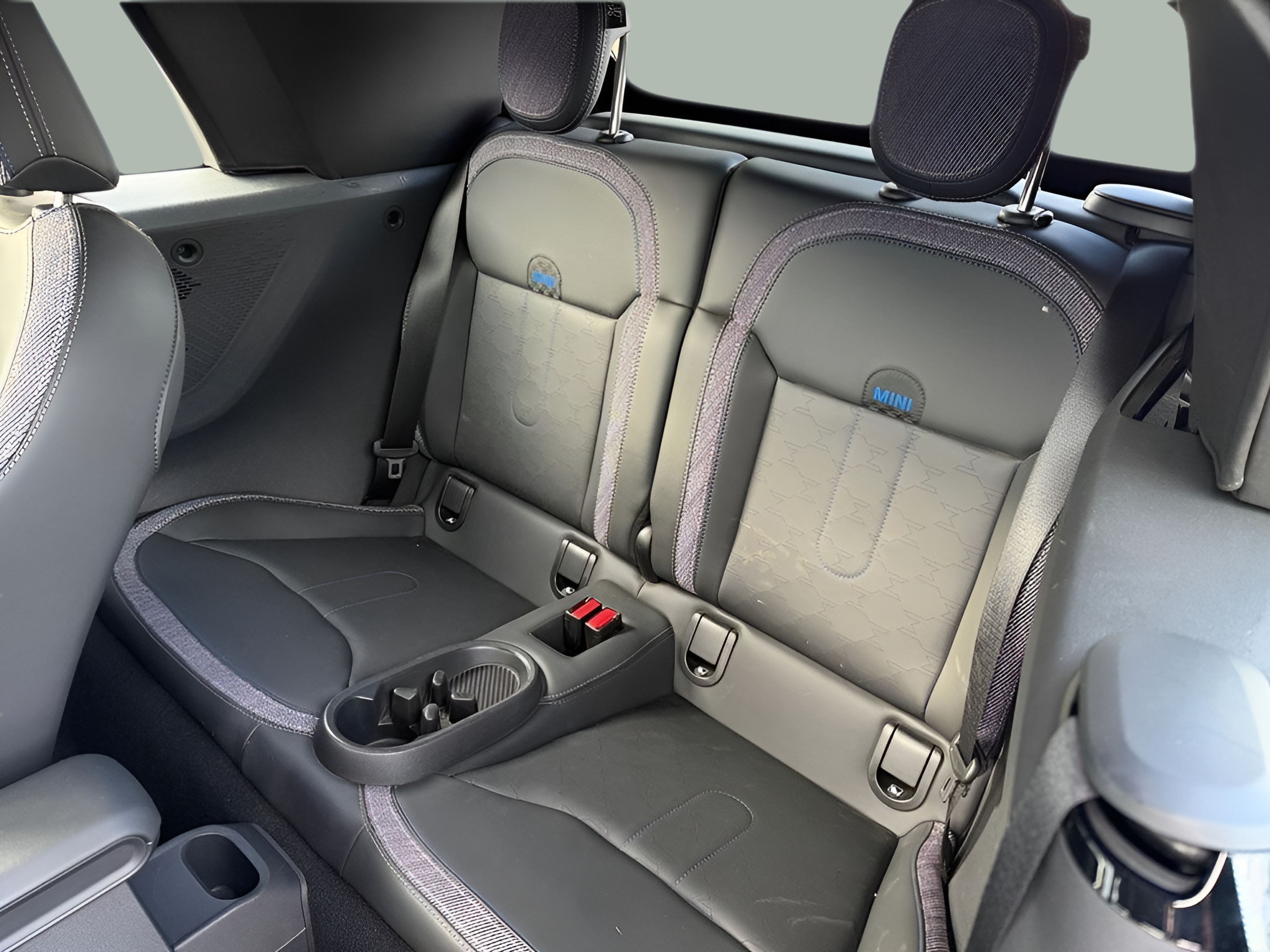 fotoG 8 del MINI MINI Cabrio Cooper 120 kW (163 CV) 163cv Gasolina de 2025 em Vila Nova de Gaia