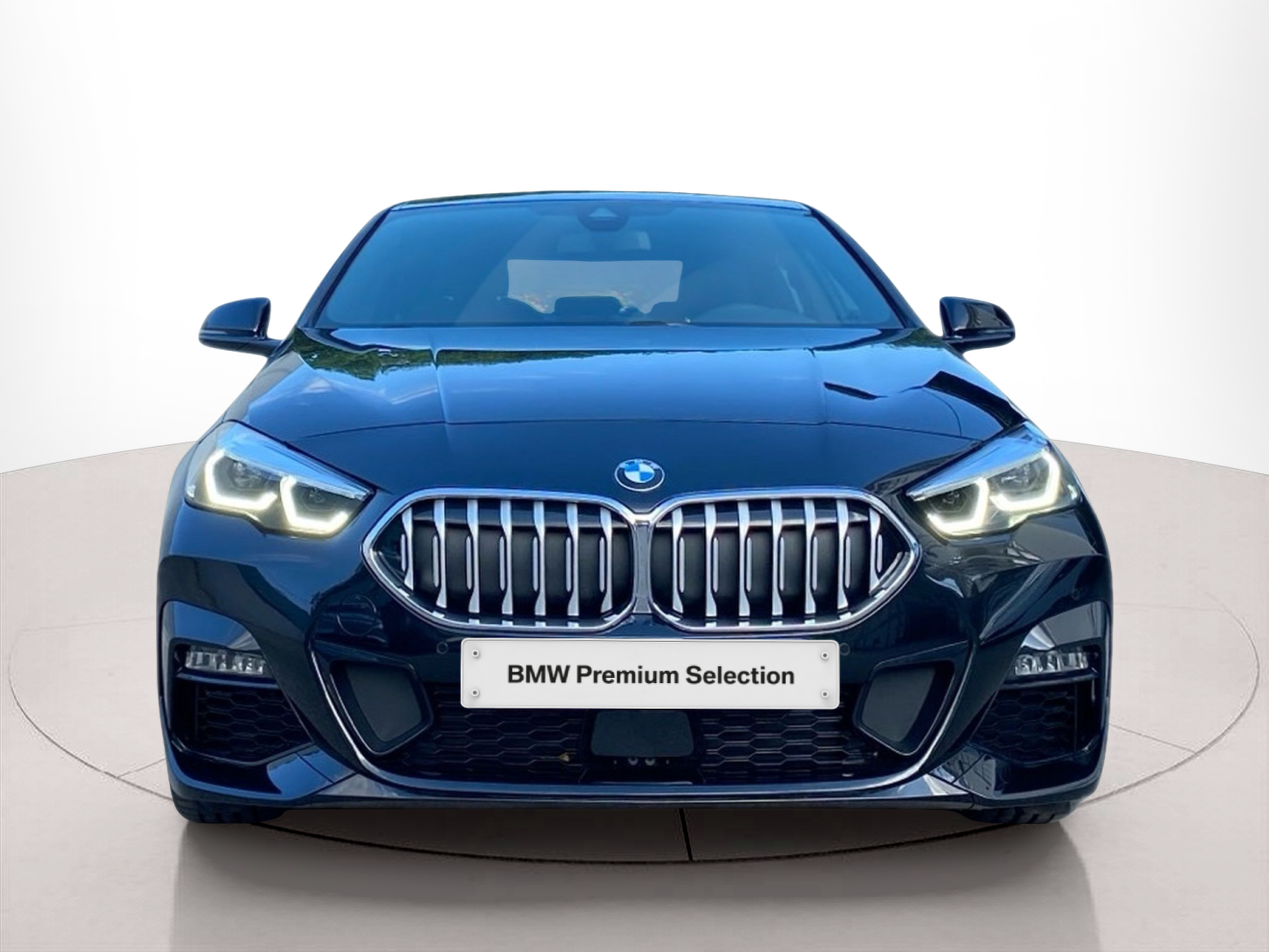 Fotos de BMW Série 2 216d Gran Coupe color Negro. Año 2024. 85KW(116CV). Diesel. En concesionario Caetano Baviera Lisboa de Lisboa