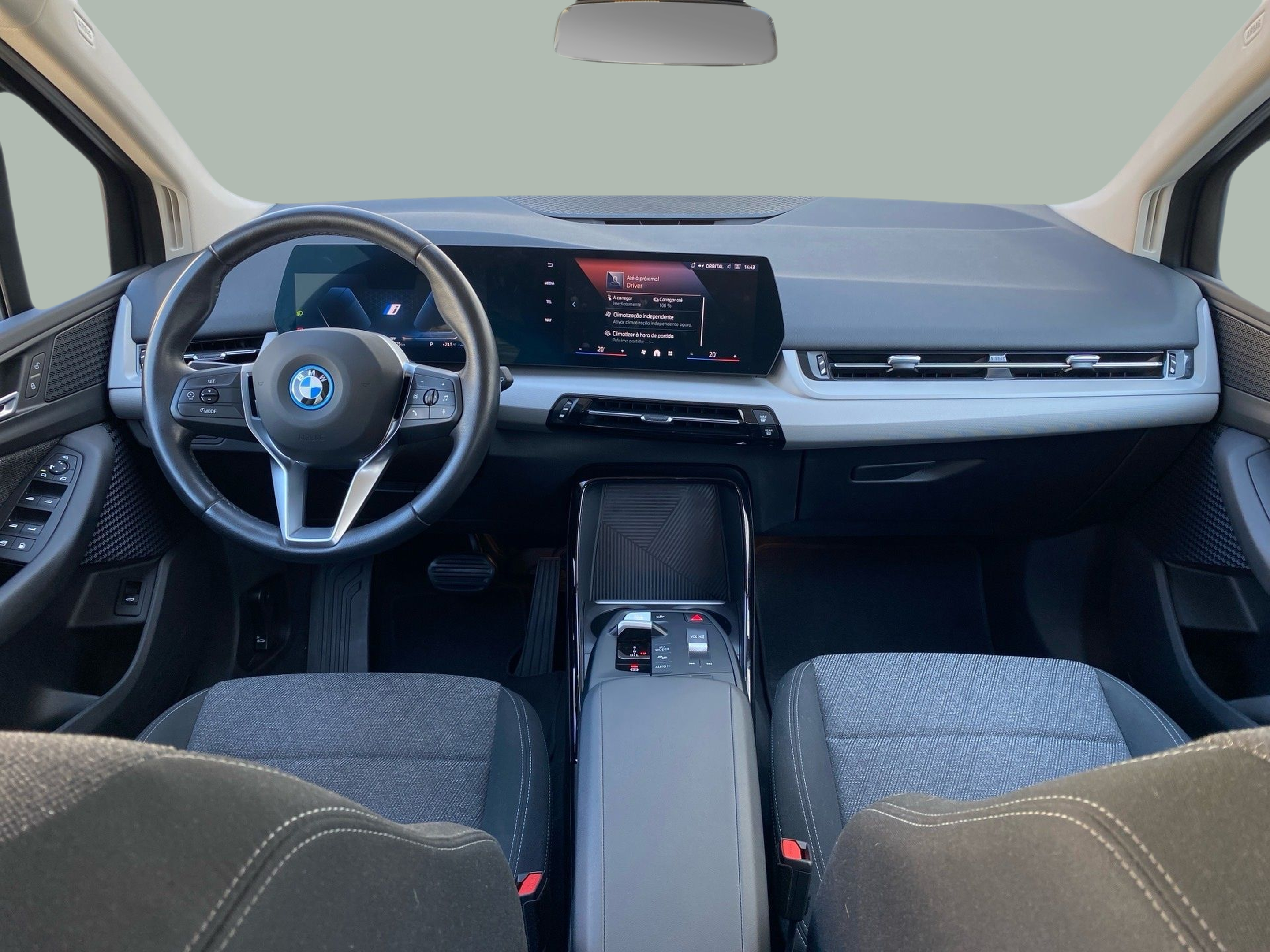 BMW Série 2 225xe Active Tourer color Negro. Año 2024. 180KW(245CV). Elétrico / Gasolina Híbrido. En concesionario Caetano Baviera Lisboa de Lisboa