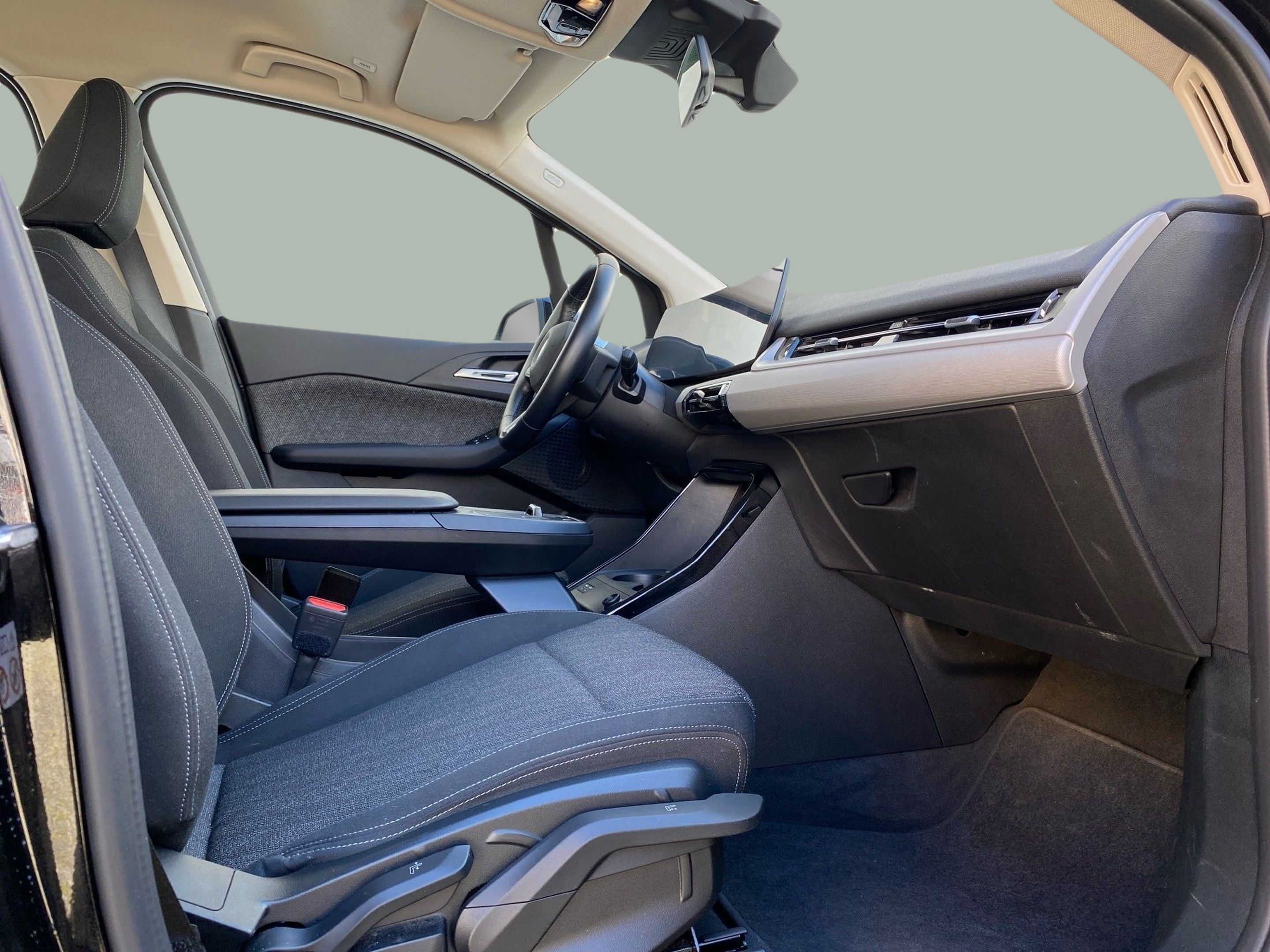 BMW Série 2 225xe Active Tourer color Negro. Año 2024. 180KW(245CV). Elétrico / Gasolina Híbrido. En concesionario Caetano Baviera Lisboa de Lisboa