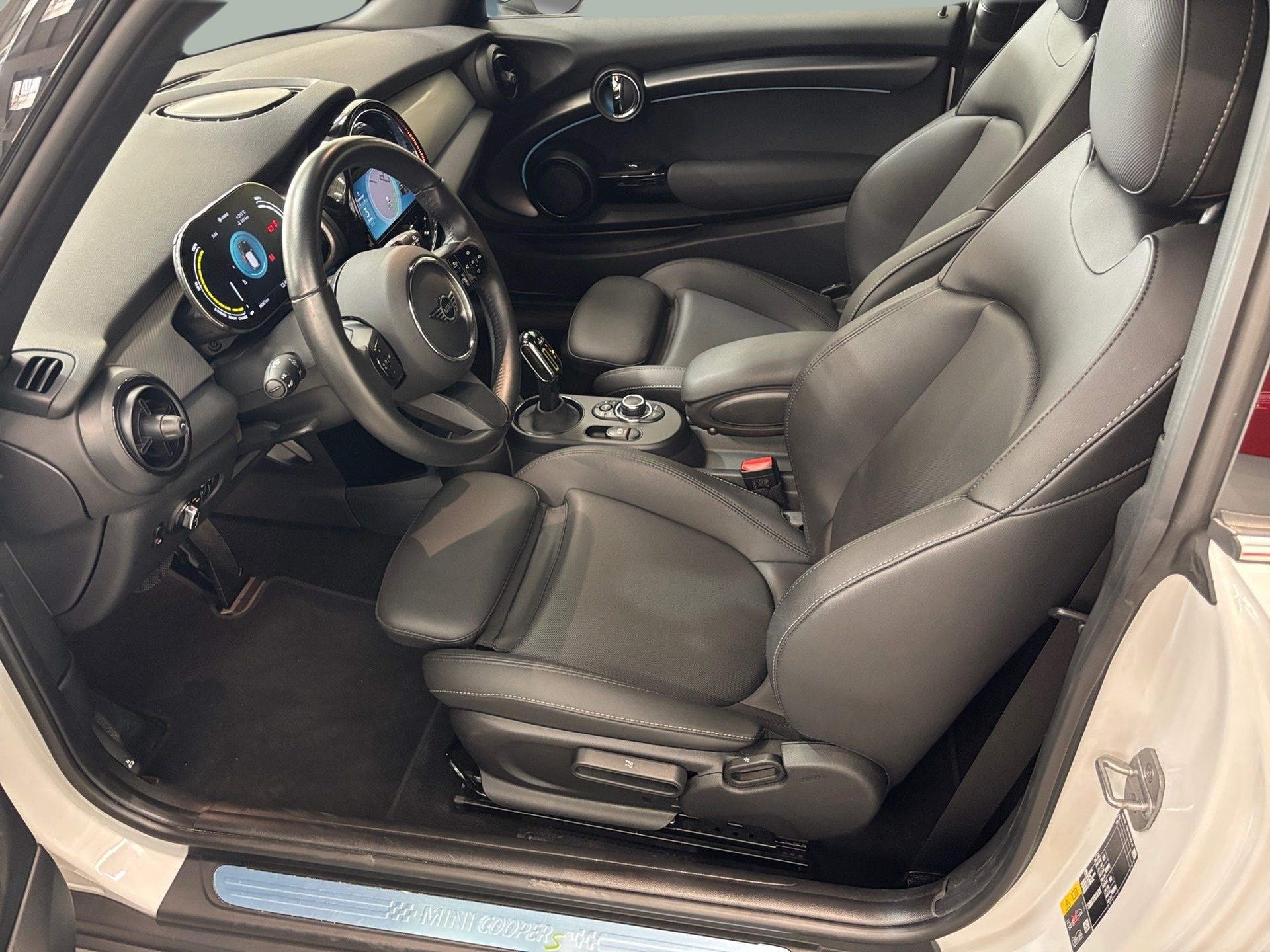fotoG 10 del MINI MINI 3 Portas Cooper S E 135 kW (184 CV) 184cv Elétrico de 2023 em Vila Nova de Gaia