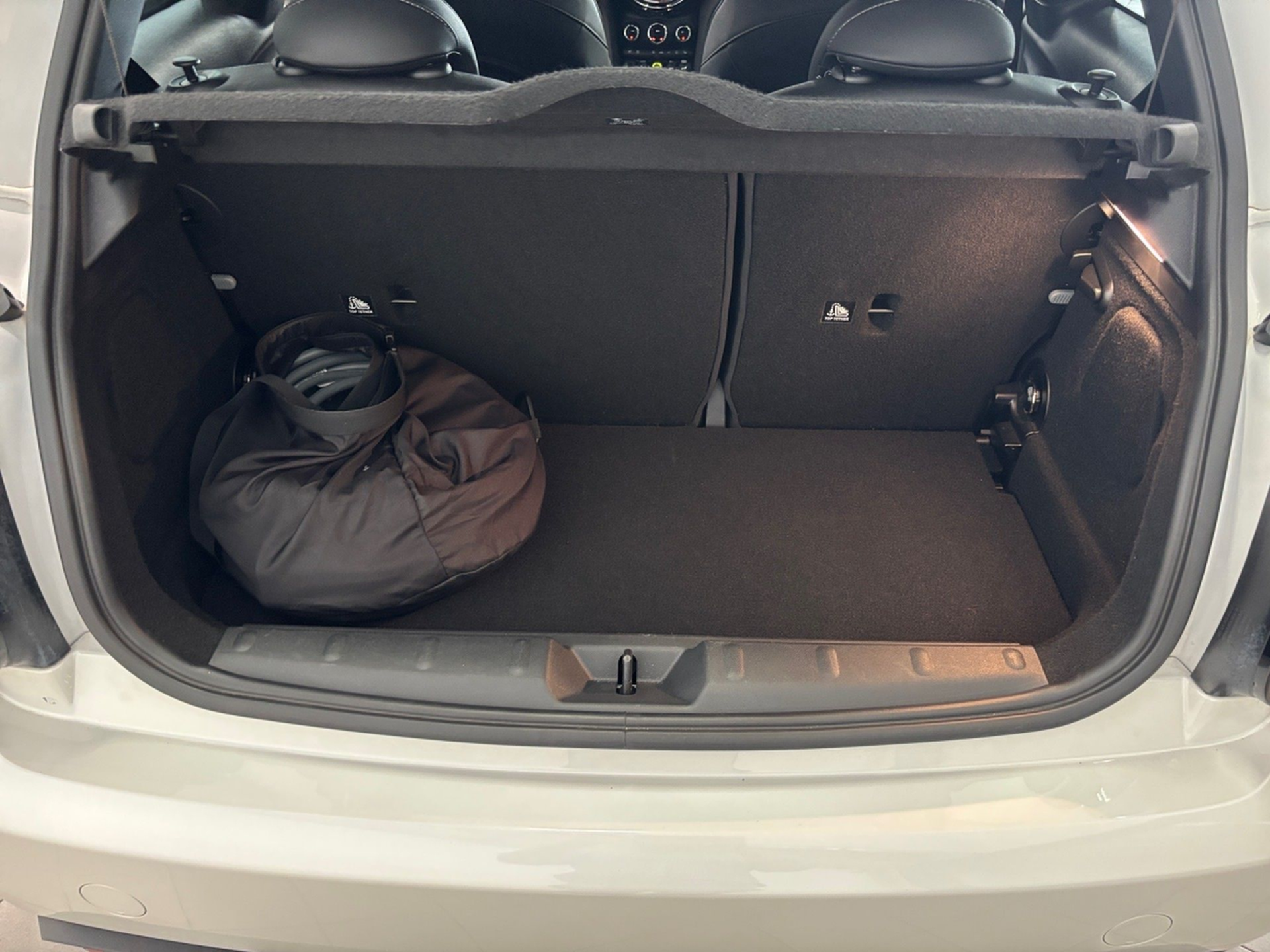 fotoG 15 del MINI MINI 3 Portas Cooper S E 135 kW (184 CV) 184cv Elétrico de 2023 em Vila Nova de Gaia