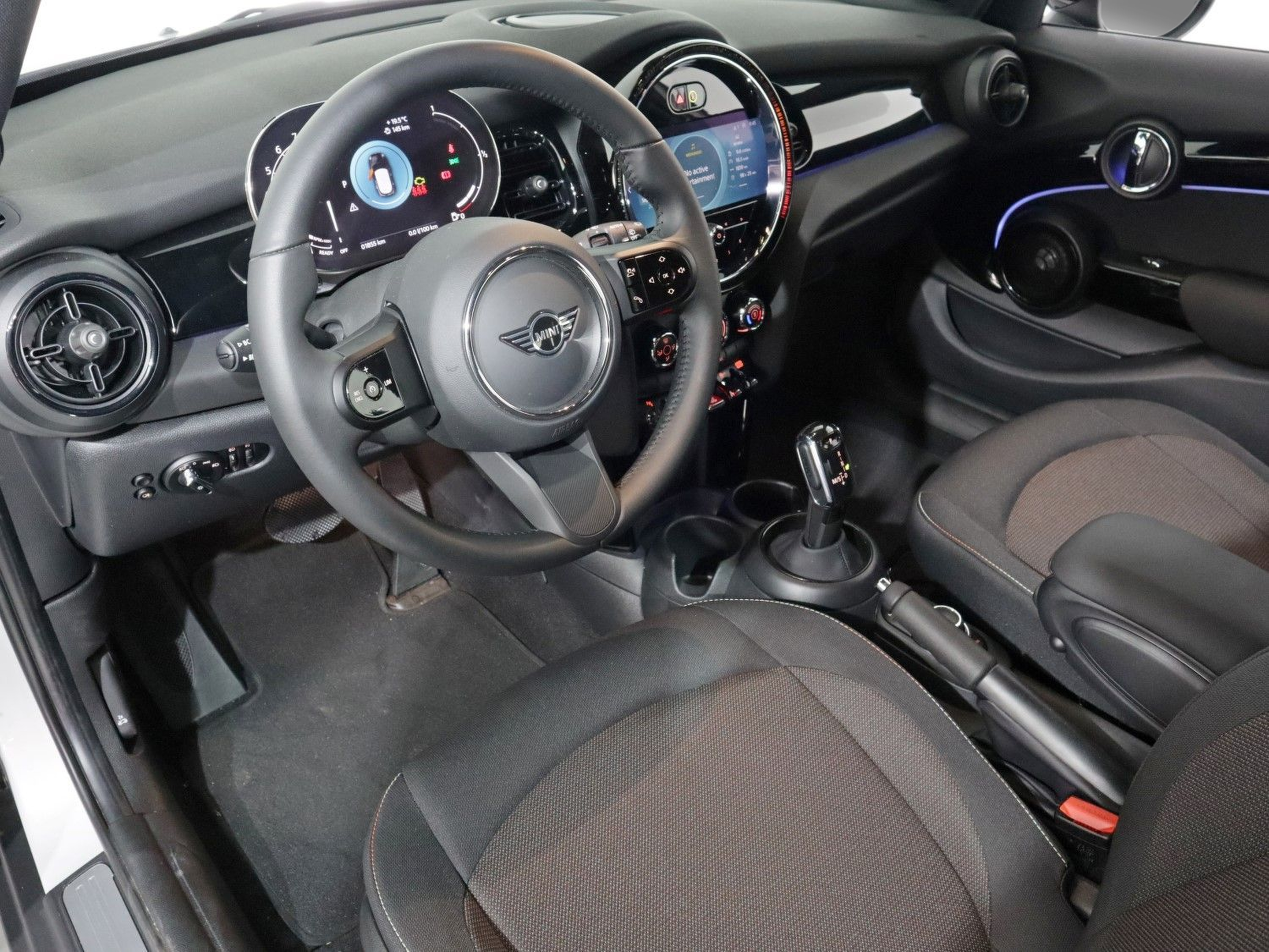 fotoG 6 del MINI MINI 5 Portas Cooper 100 kW (136 CV) 136cv Gasolina de 2022 em Vila Nova de Gaia