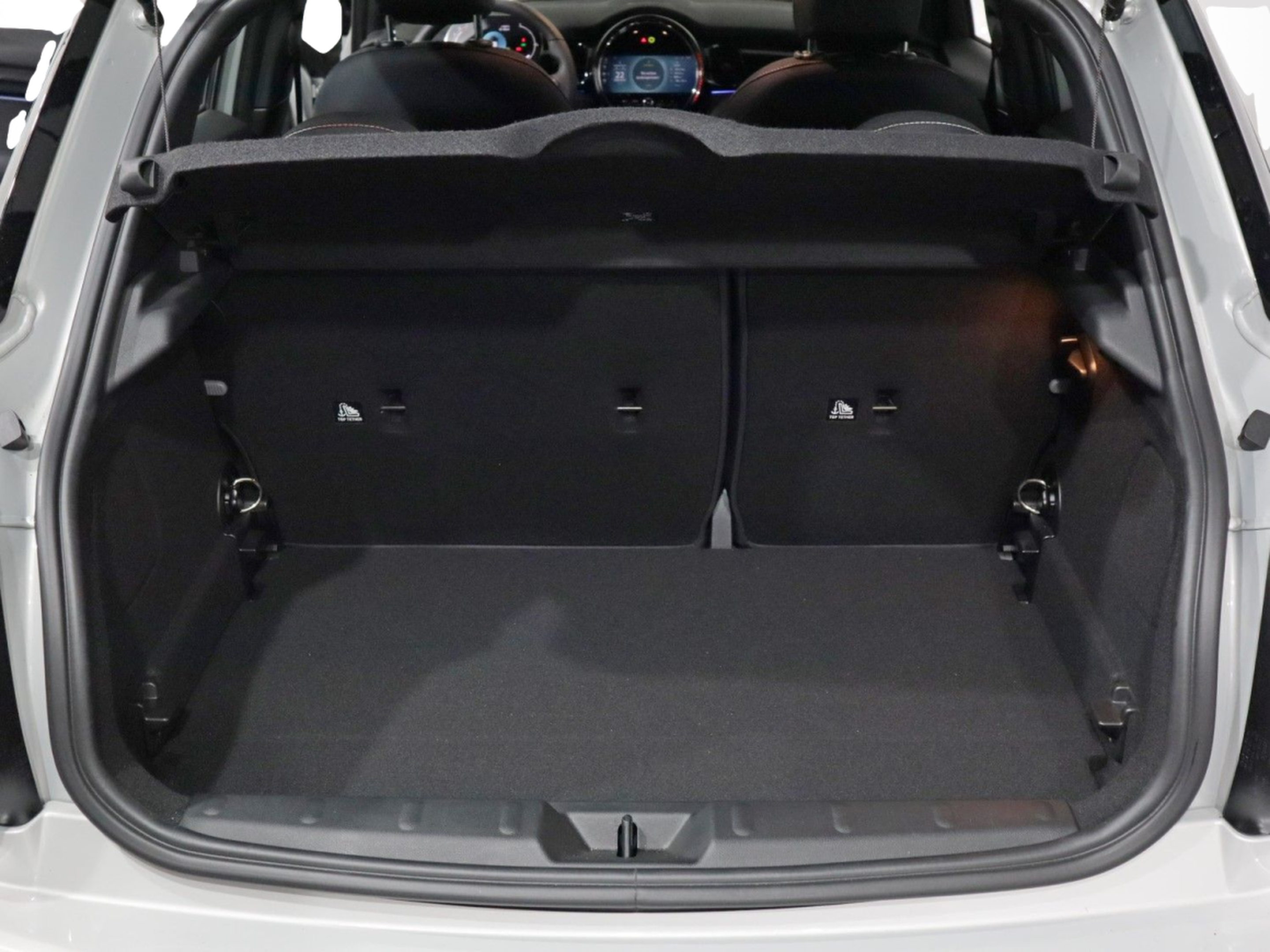 fotoG 14 del MINI MINI 5 Portas Cooper 100 kW (136 CV) 136cv Gasolina de 2022 em Vila Nova de Gaia