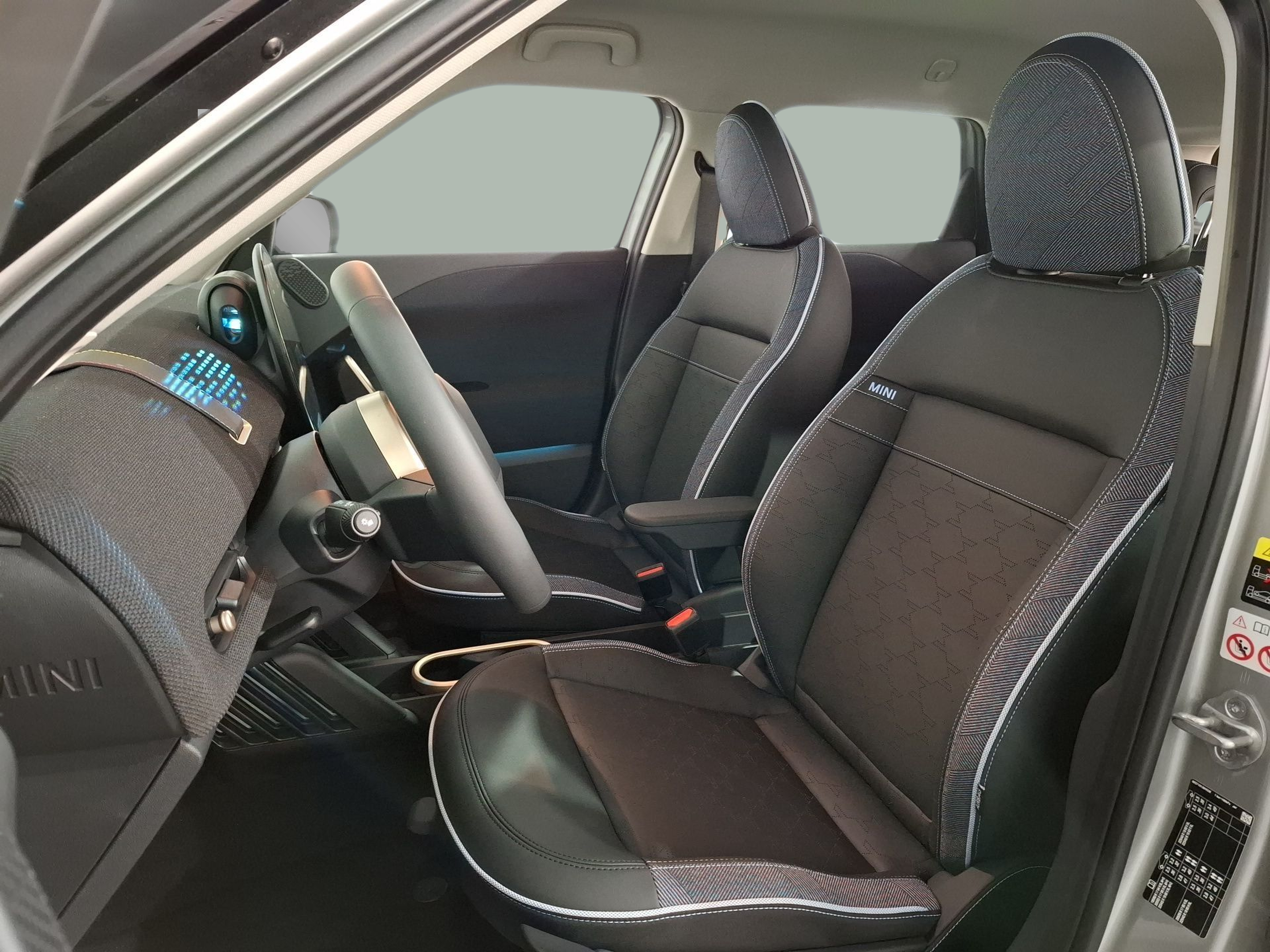 fotoG 10 del MINI MINI Aceman E 135 kW (184 CV) 184cv Elétrico de 2024 em Vila Nova de Gaia