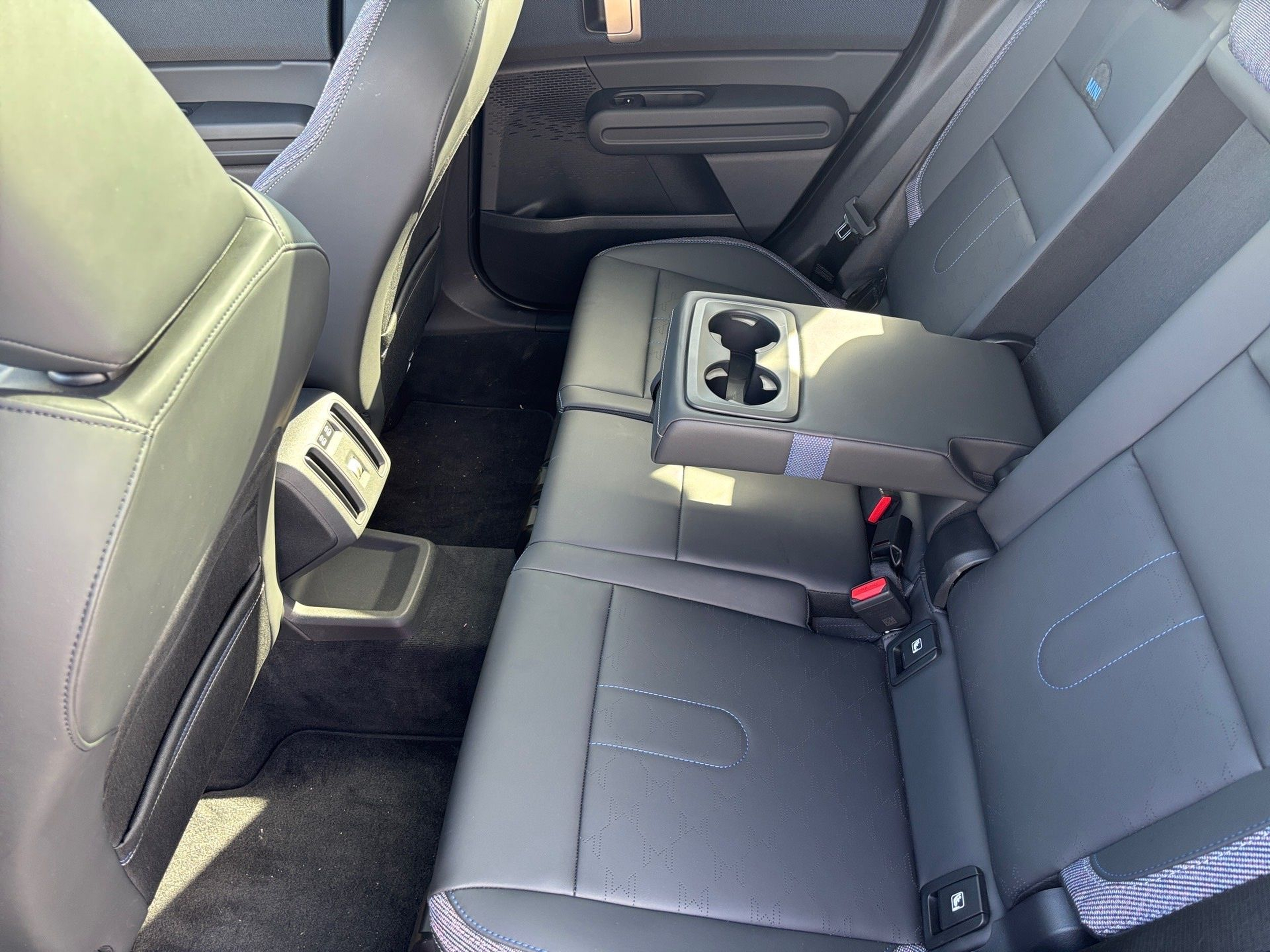 fotoG 11 del MINI MINI Countryman D 120 kW (163 CV) 163cv Diesel de 2024 em Vila Nova de Gaia