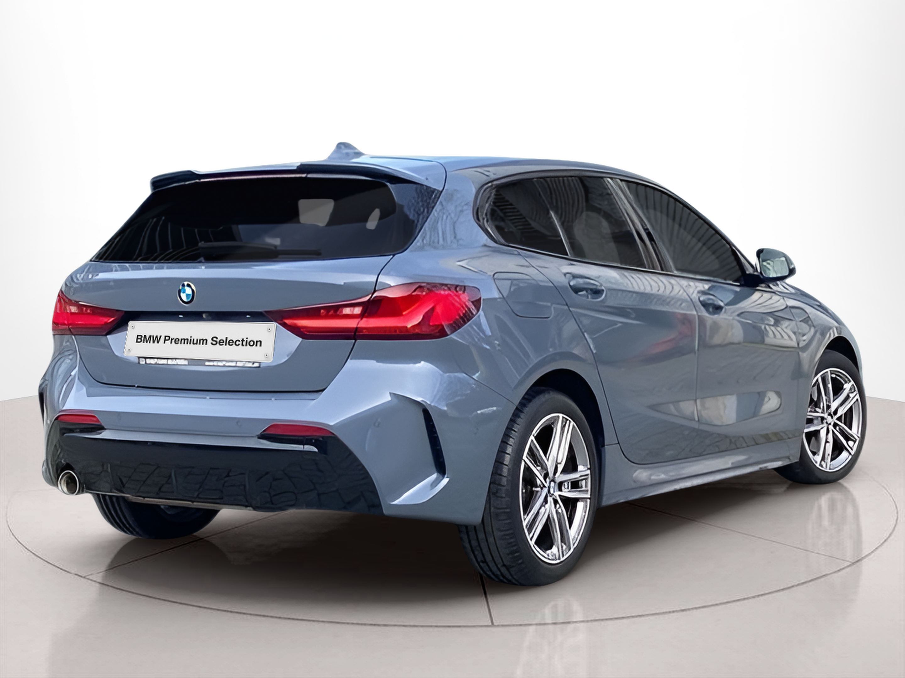 BMW Série 1 116d color Gris. Año 2023. 85KW(116CV). Diesel. En concesionario Caetano Baviera Lisboa de Lisboa